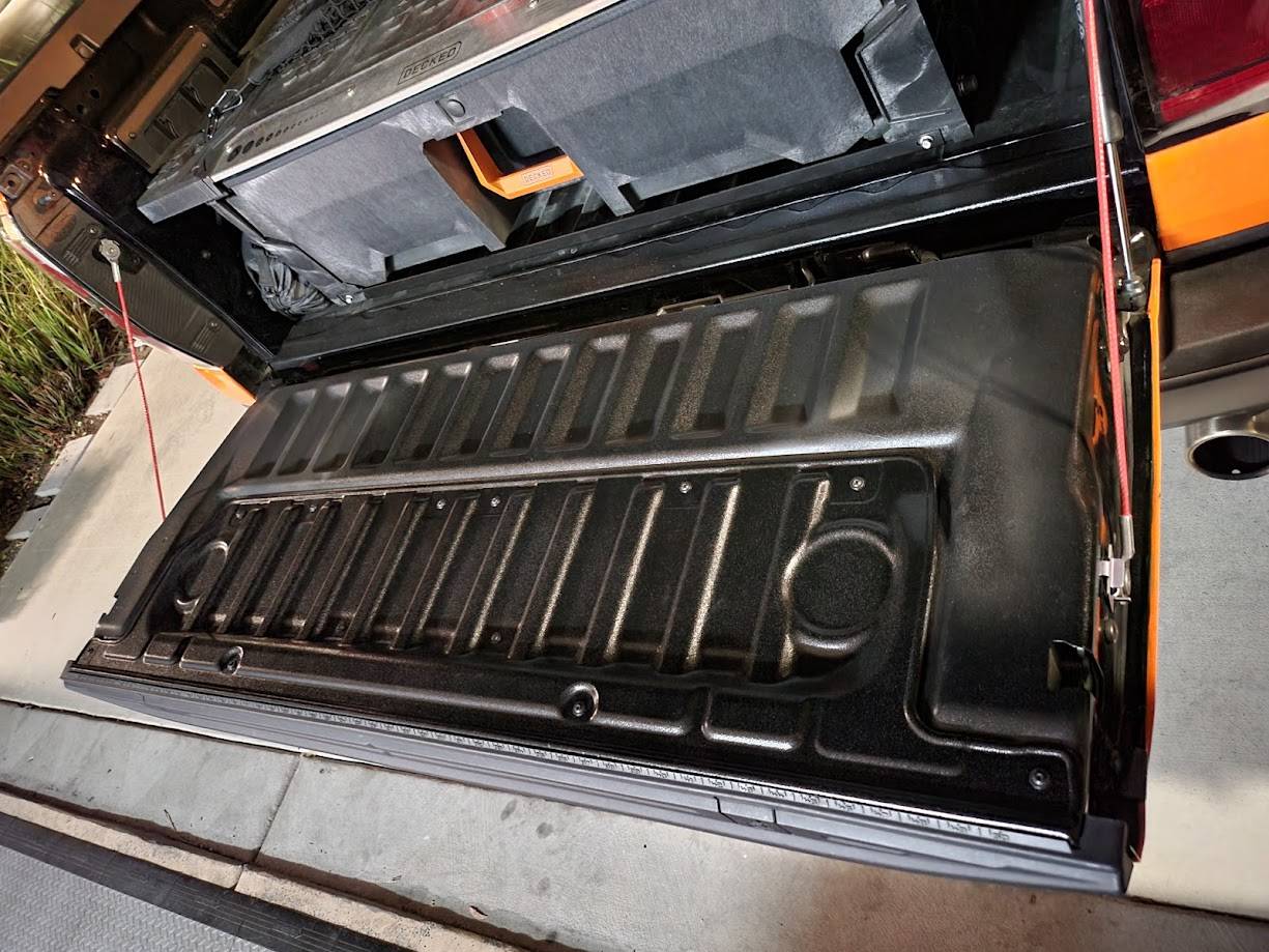 09 - Tailgate Bedliner.jpg