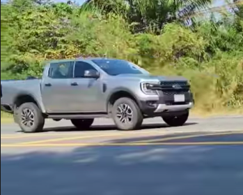 Ford Ranger Spotted video: New Ranger & Everest w/ 2022 Ranger XLT and Wildtrak in 2 colors 1