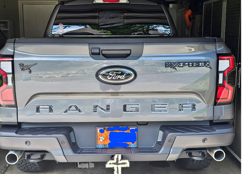 Ford Ranger Raptor coming, tailgate letters decision for carbonized gray 1715092599746-k0