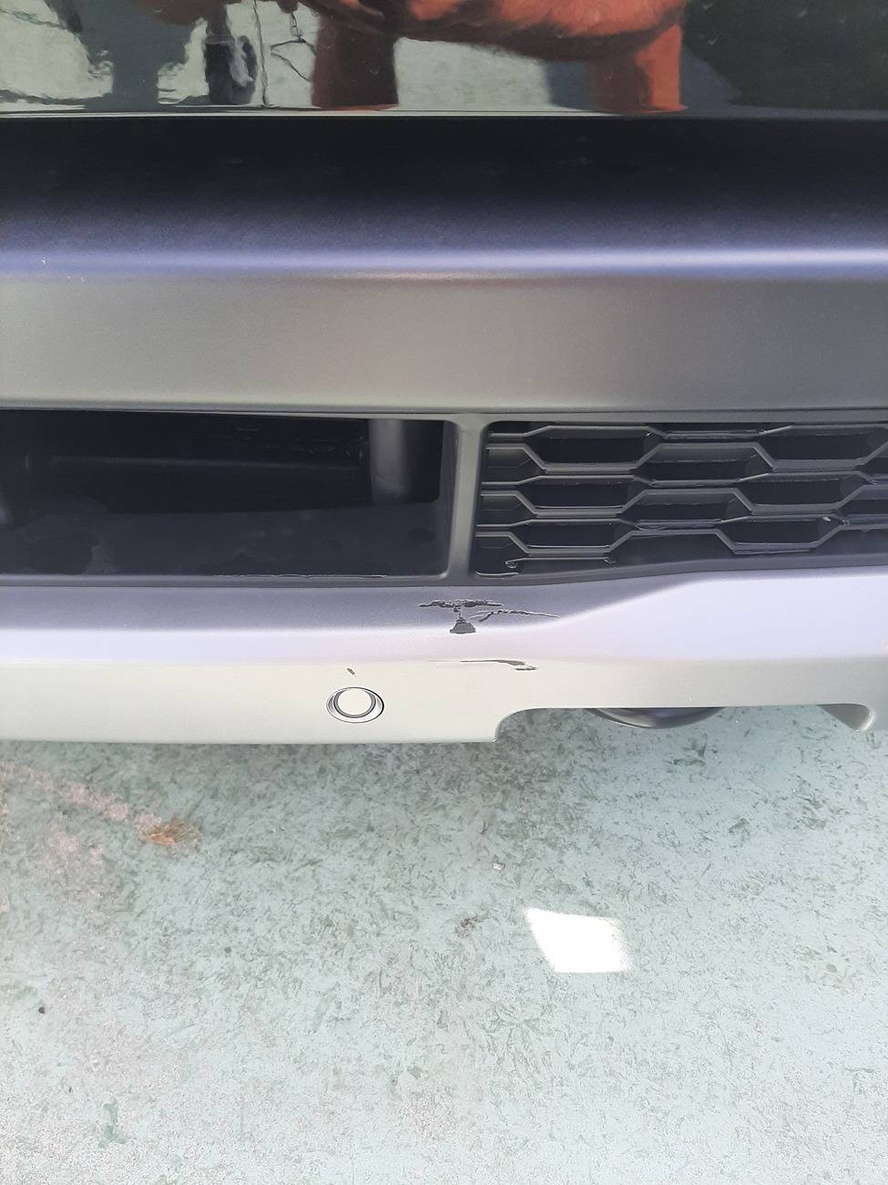 Ford Ranger Bumper Chip In Silver Piece - Anyone know the color? 17226096975418987311817767058988