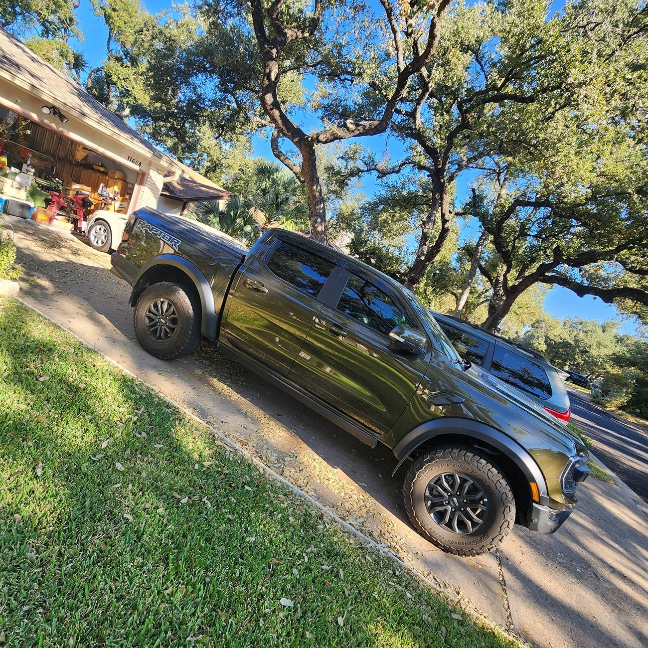 Ford Ranger Anyone install power running boards on Ranger Raptor? 17282258375233102248654268163695