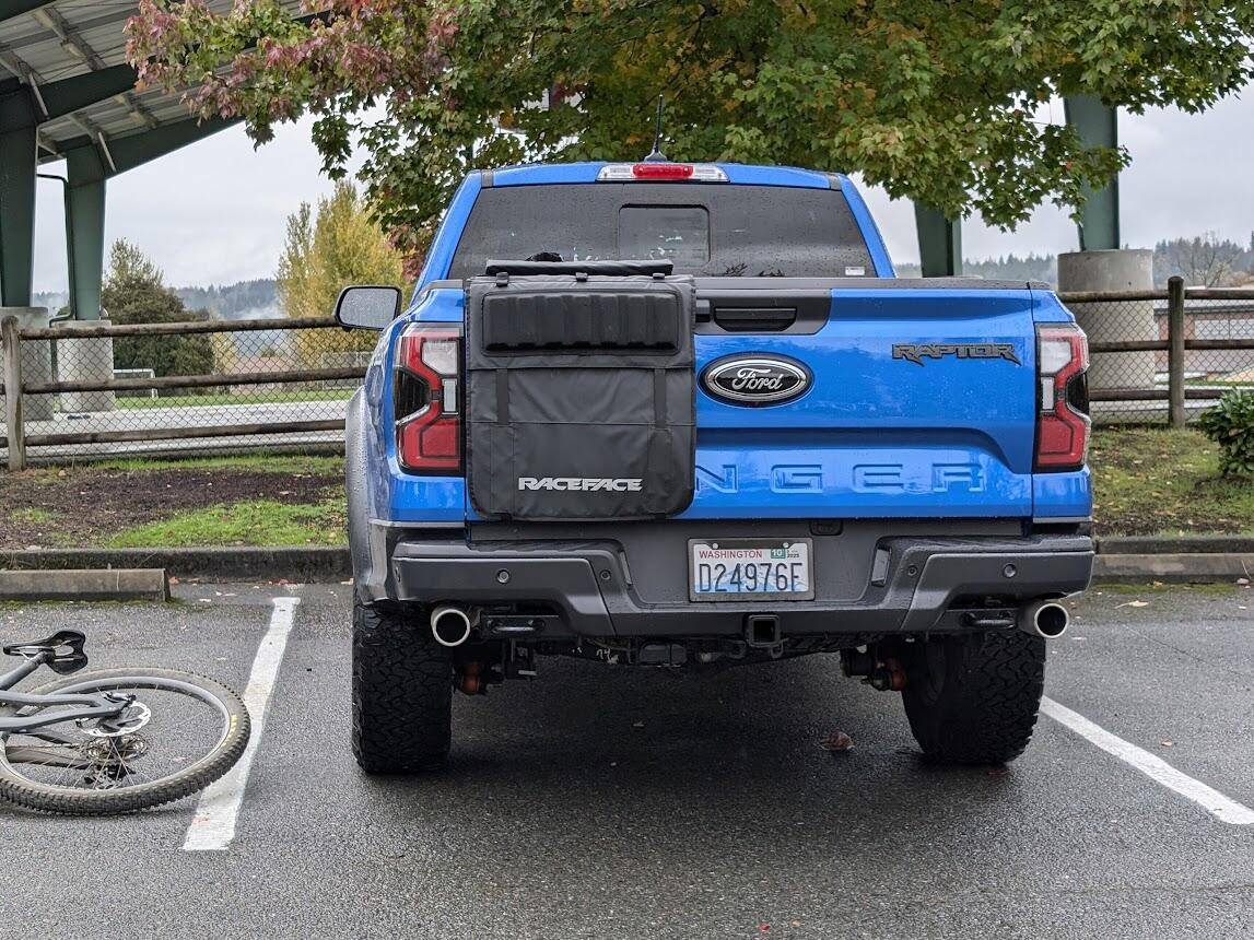 Ford Ranger Raceface T3 / Fox Mission Tailgate pad installed 1729977947904-z7
