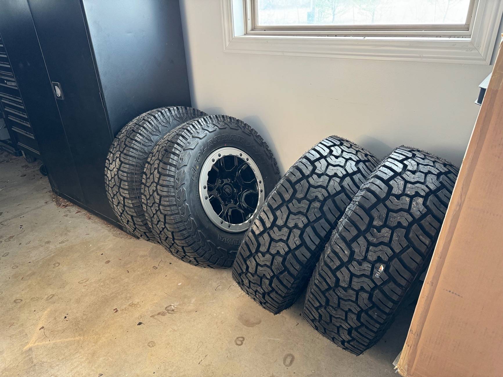 Ford Ranger Looking for the perfect size tire for Bronco SAS wheels for my RR. 1737872459037-xy
