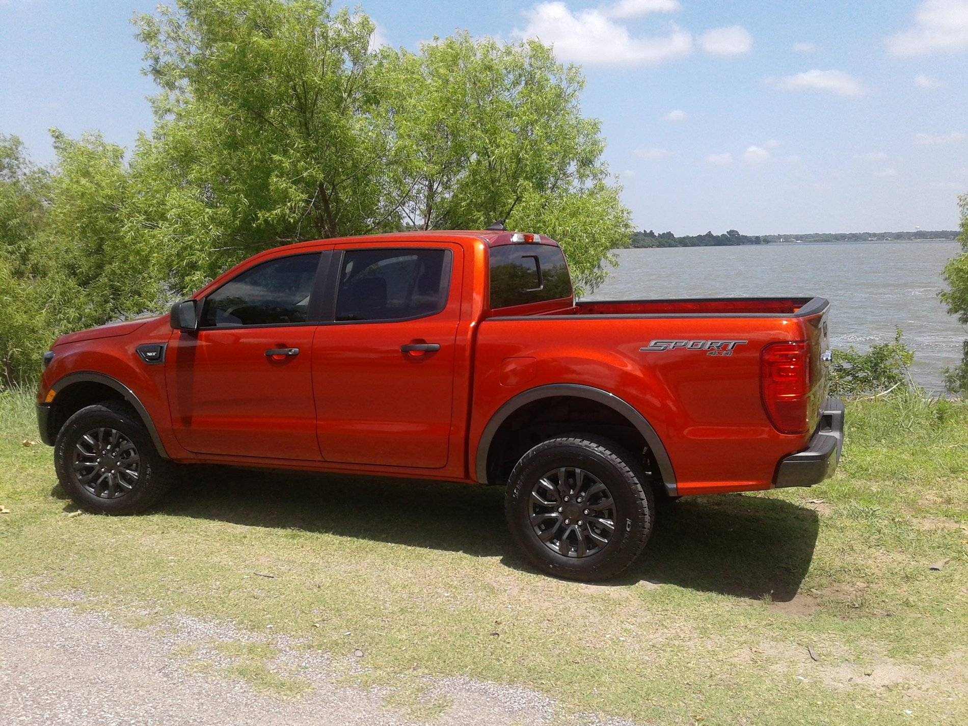 Ford Ranger Look at my Ranger parked next to stuff 20190620_144248
