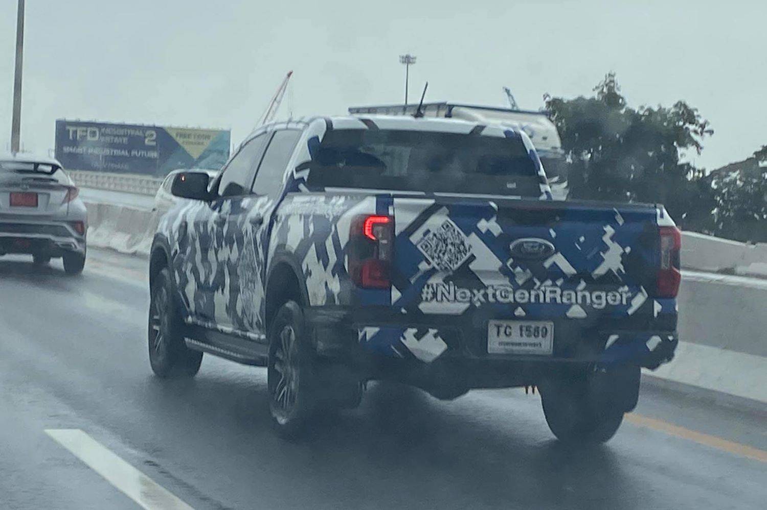 Ford Ranger ? 2023 Ranger Spied in XLT, FX4, Wildtrak Trims!!! 2023-Ford-Ranger-Prototypes-in-Thailand-Exterior-006-Rear-Three-Quarters