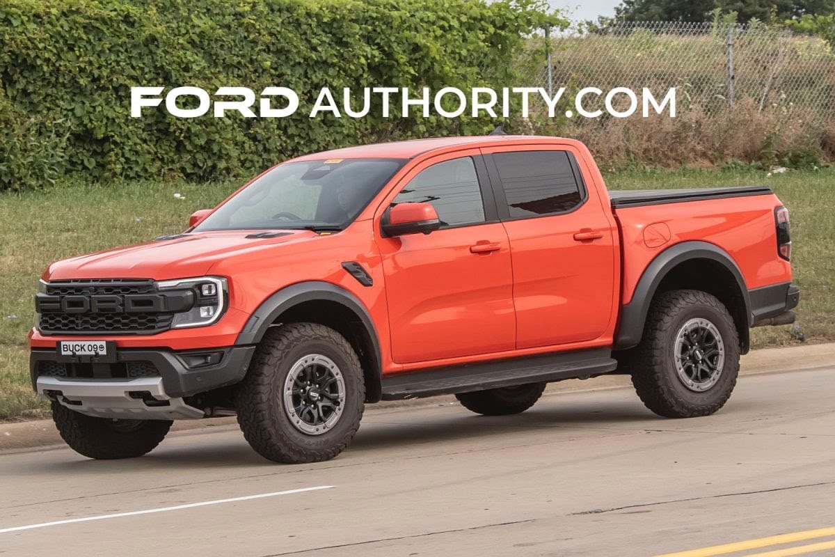 Ford Ranger Chances of different paint colors in the future? 2023-Ford-Ranger-Raptor-Validation-Prototype-European-Market-Model-Code-Orange-August-2022-Ext