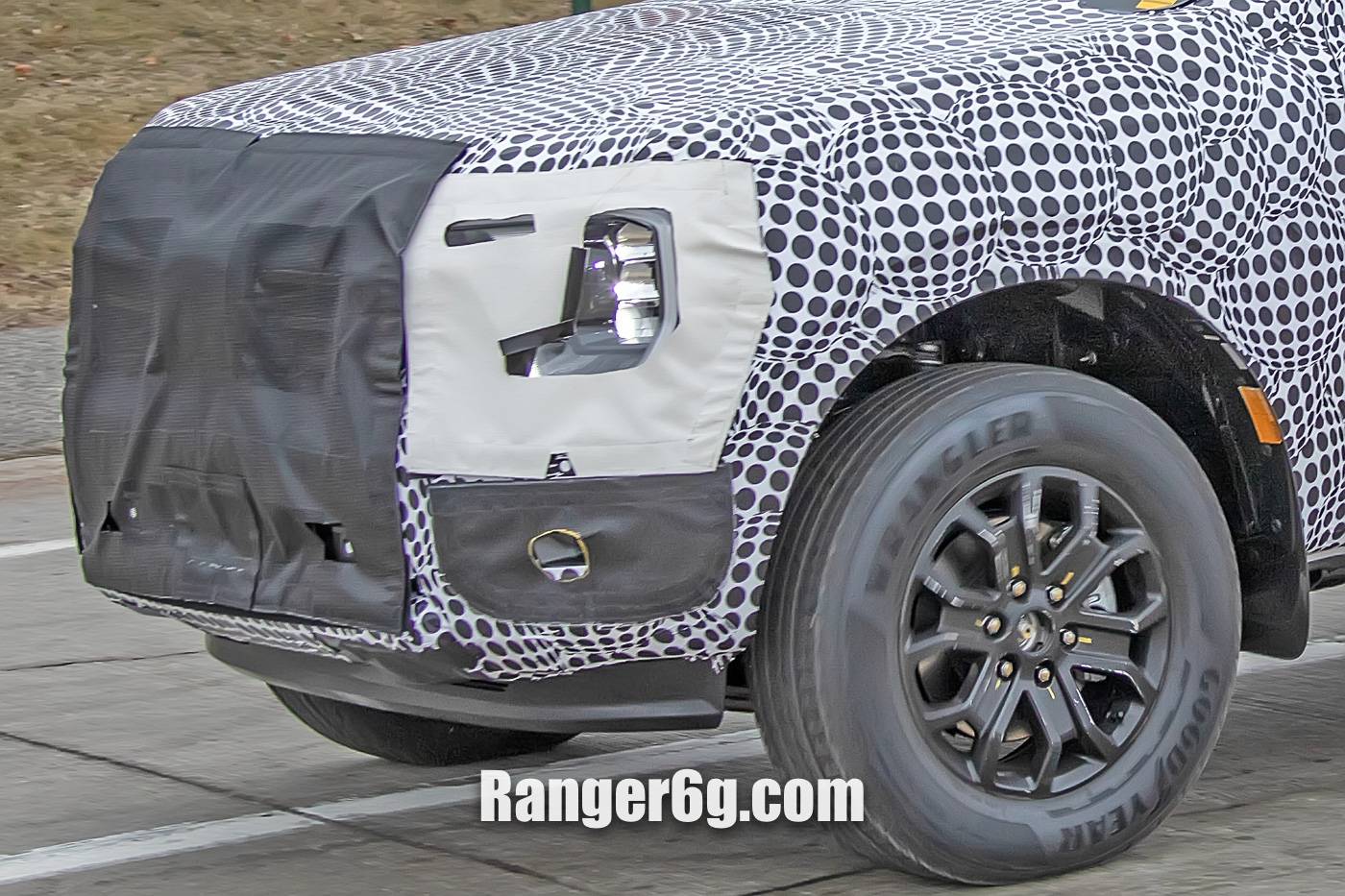 Ford Ranger First 2023 Ranger prototype spotted!! [UPDATED with more close-up photos] 2023-Ford-Ranger-Spied-11