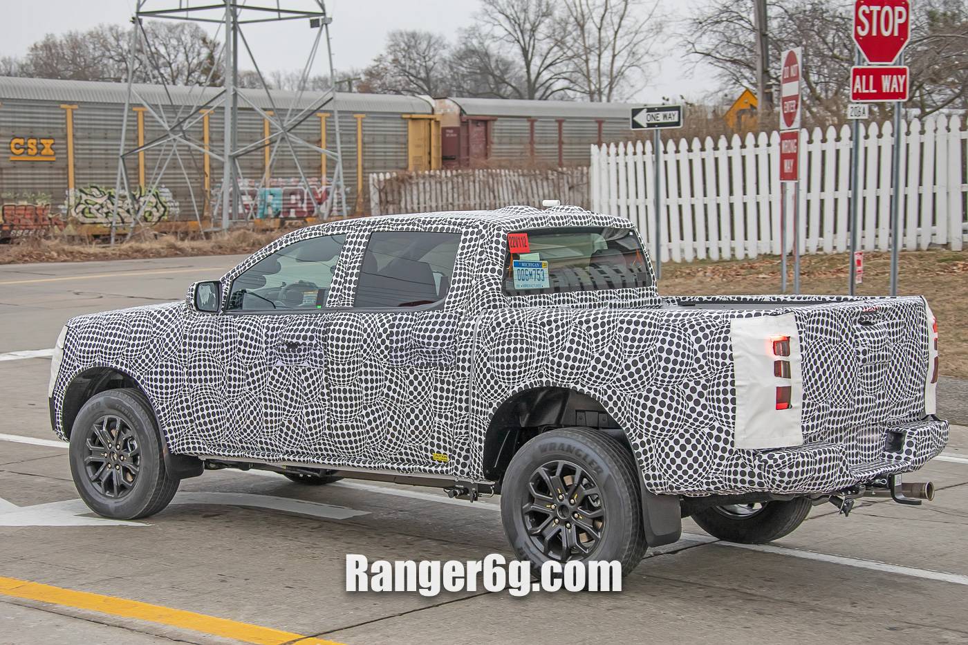 Ford Ranger First 2023 Ranger prototype spotted!! [UPDATED with more close-up photos] 2023-Ford-Ranger-Spied-13