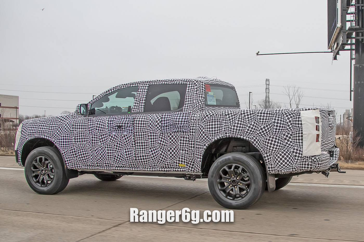 Ford Ranger First 2023 Ranger prototype spotted!! [UPDATED with more close-up photos] 2023-Ford-Ranger-Spied-2