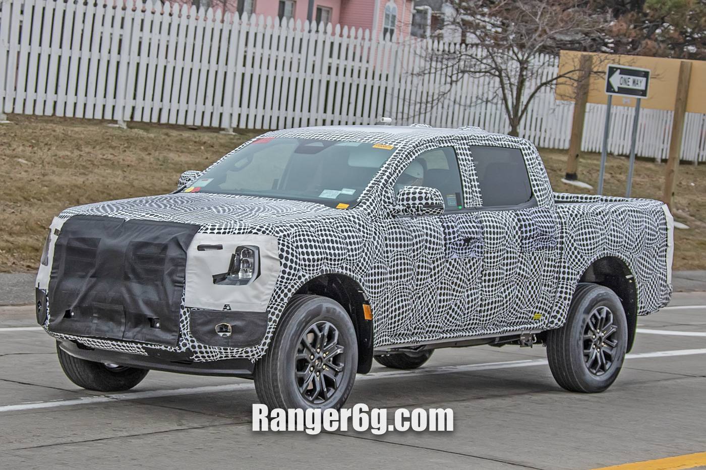 Ford Ranger First 2023 Ranger prototype spotted!! [UPDATED with more close-up photos] 2023-Ford-Ranger-Spied-9