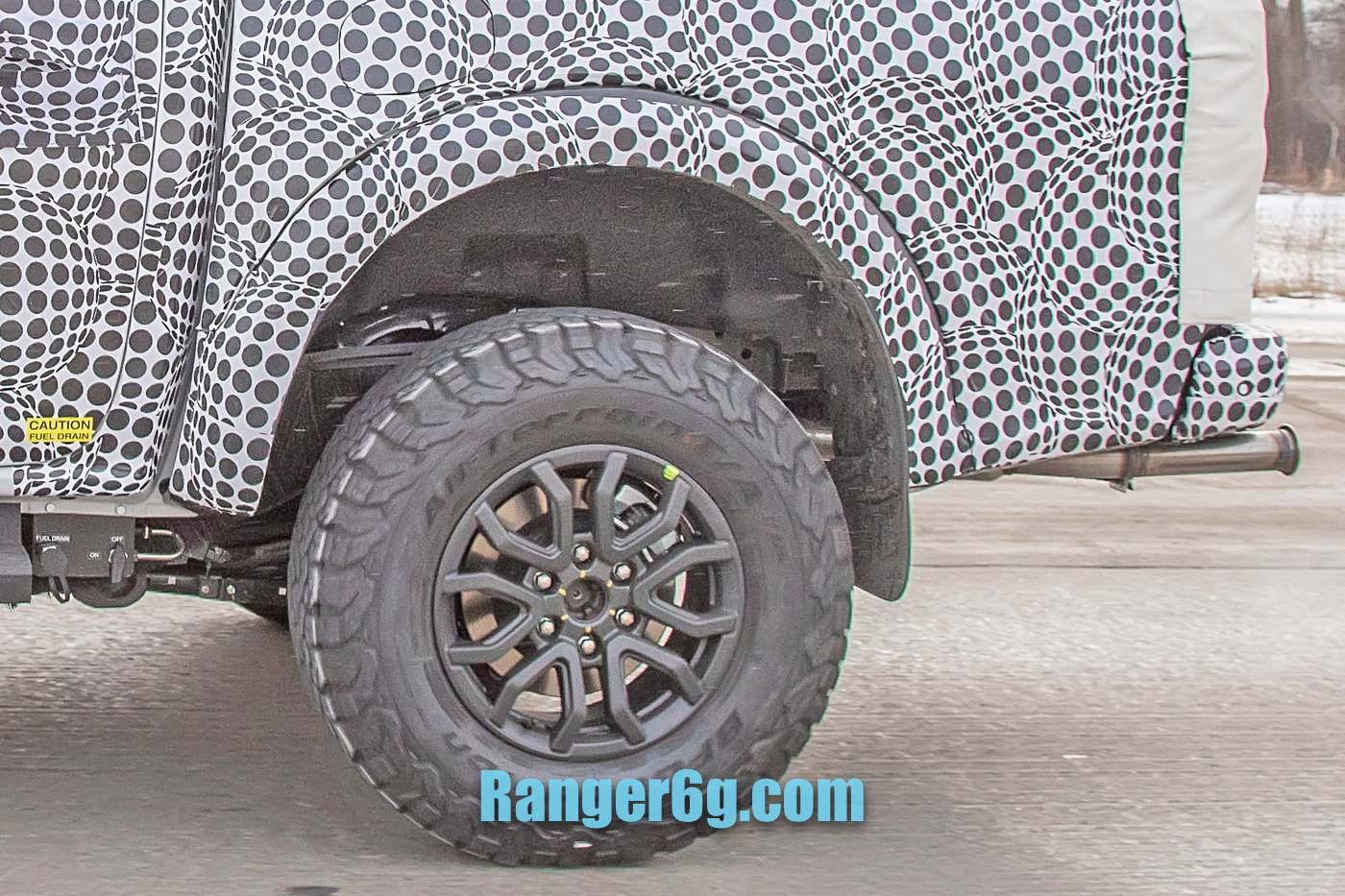 Ford Ranger 2023 Ranger Raptor Spied Testing With Bronco Warthog! 2023-ranger-raptor-testing-with-ford-bronco-warthog-3