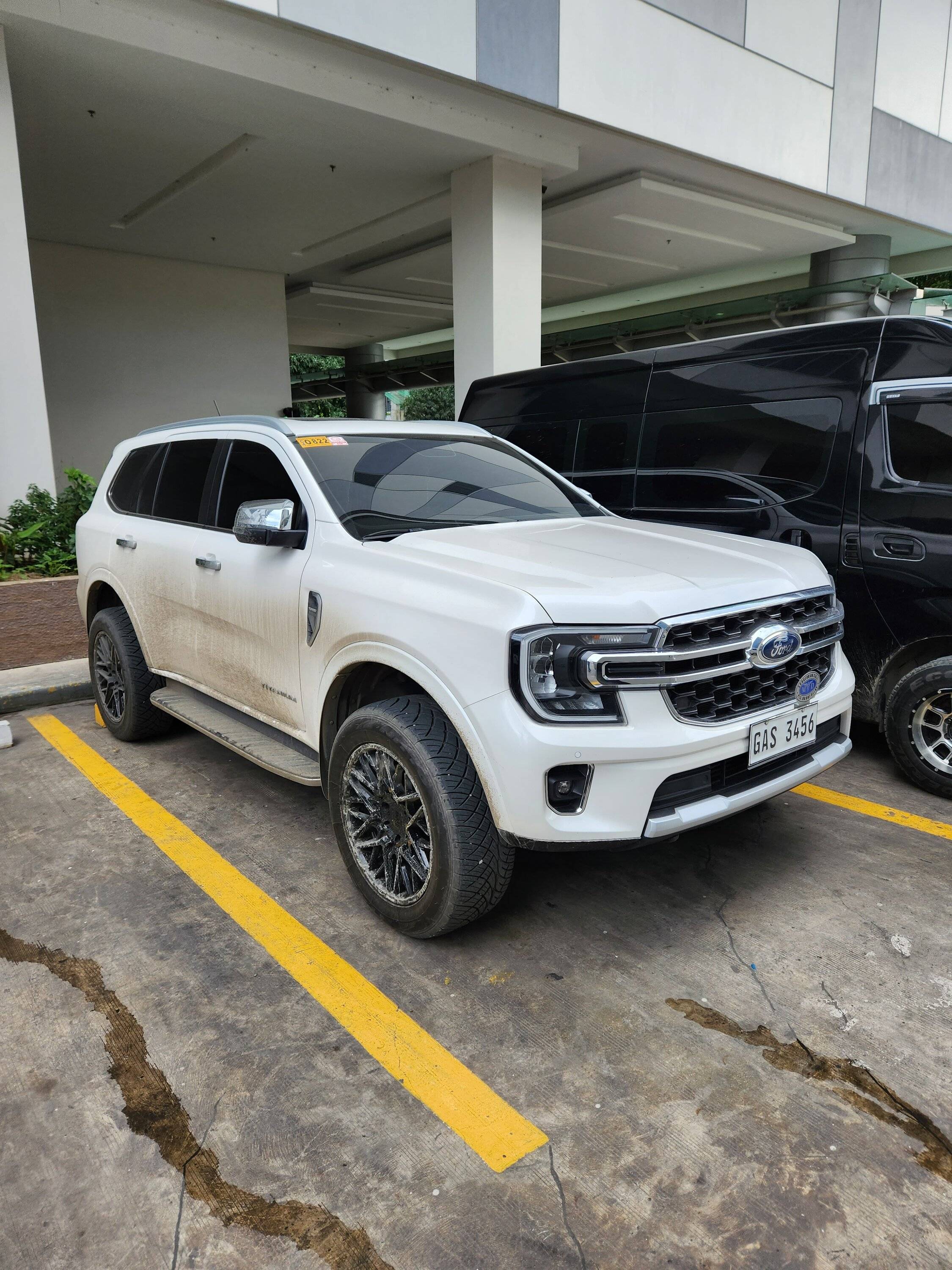 Ford Ranger Just returned from Fiji...6G Ranger already on the road (saw the new Raptor as well). 20230723_062035