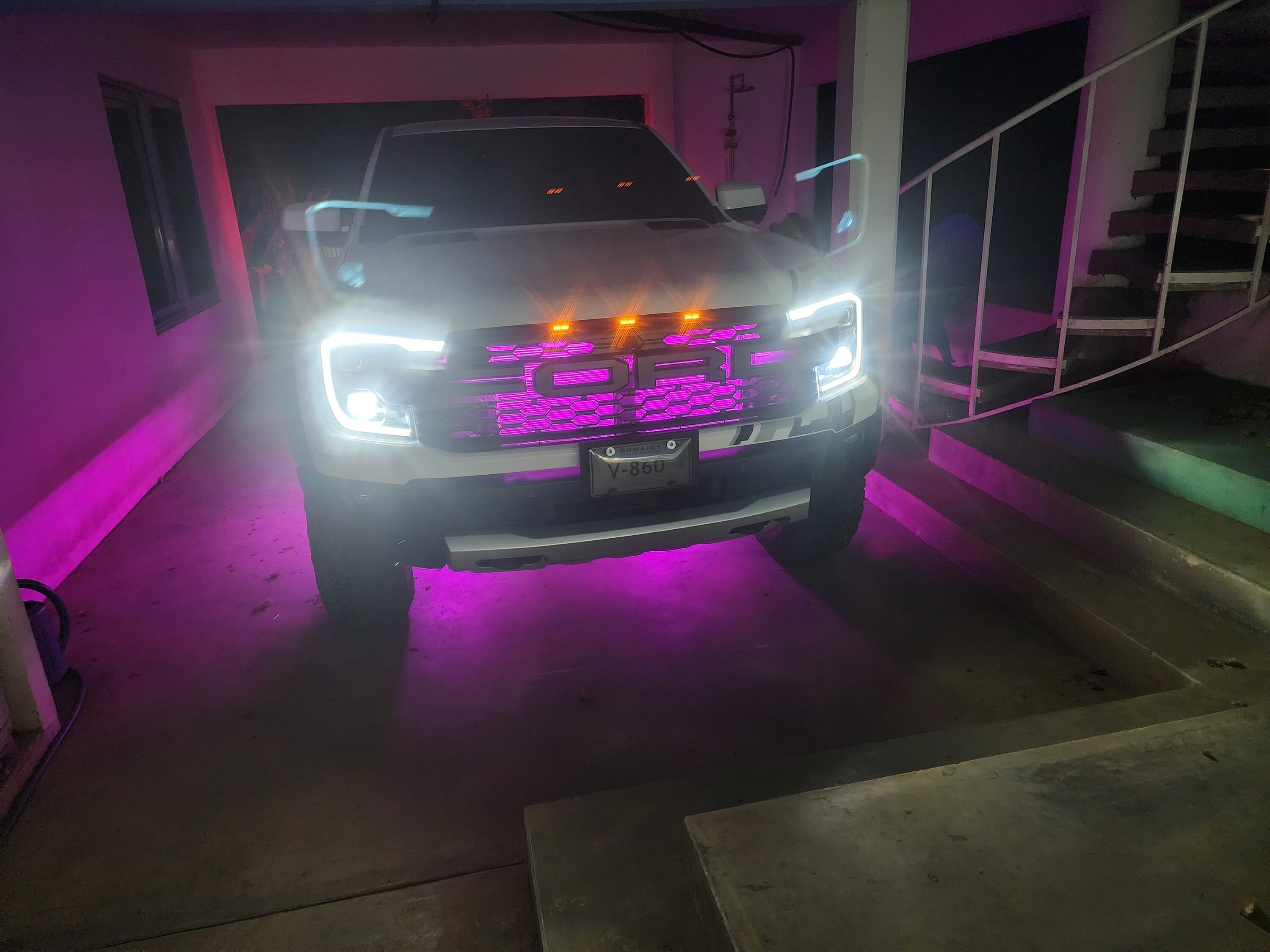 Ford Ranger Who makes Raptor lights for the grill? 20230902_192303