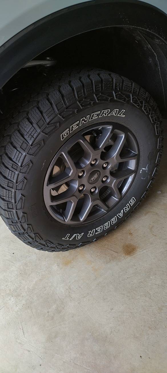 Ford Ranger XLT FX4 tire options: 17” Off-Road OWL Tires vs LT 255/70 R17 All-Terrain OWL Tires 2024 Ford Ranger tire