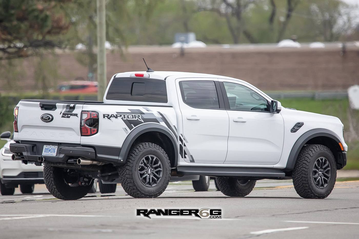 Ford Ranger Spied: 2024 Ranger Raptor Wearing Raptor Graphics Package 📸 2024-ranger-raptor-graphics-appearance-package-spied-8