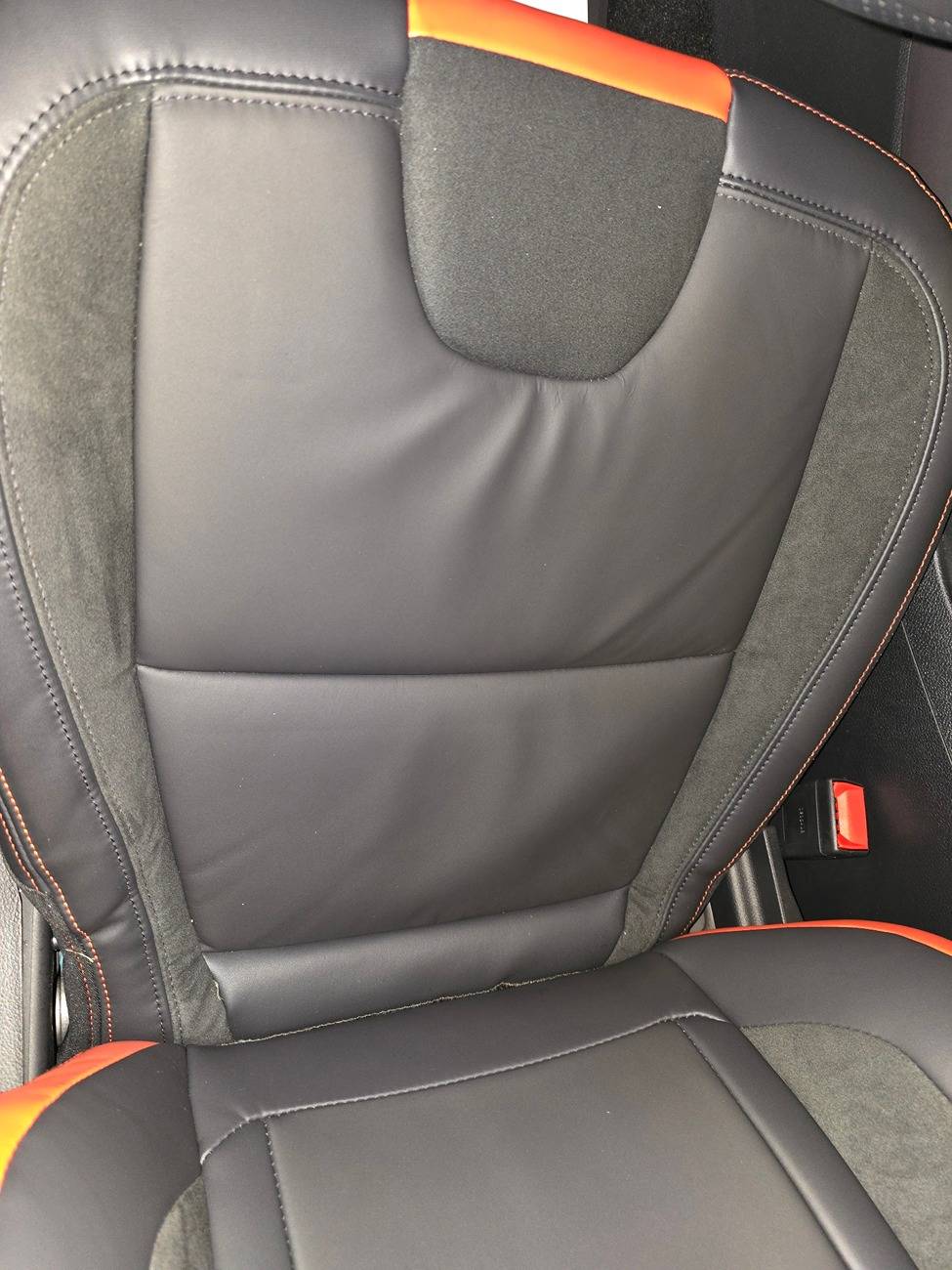 Ford Ranger Driver Seat Leather issues: Ranger Raptor 20240604_215638_resized_1