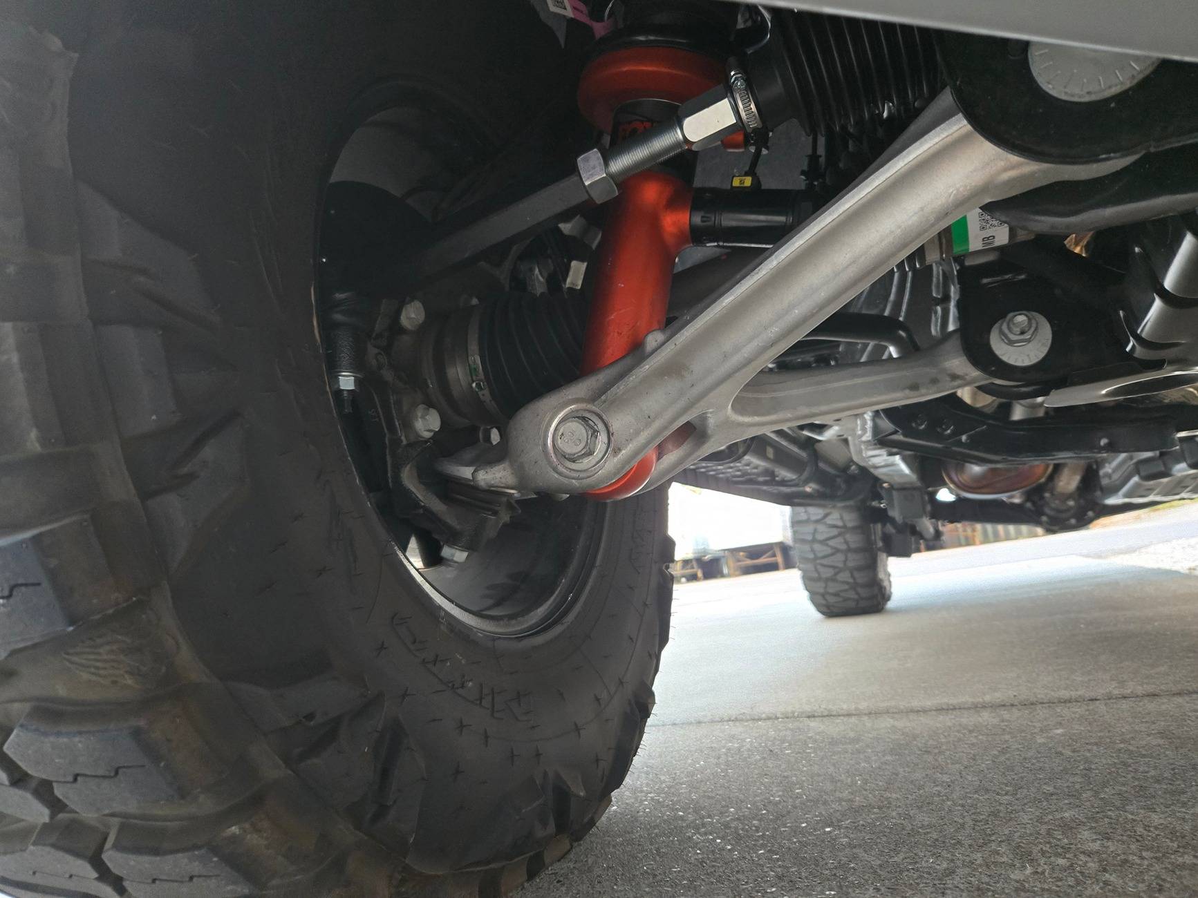 Ford Ranger Heavy Duty Tie Rods upgrade (Rough Country) vs. OEM Ranger Raptor 20240808_200731