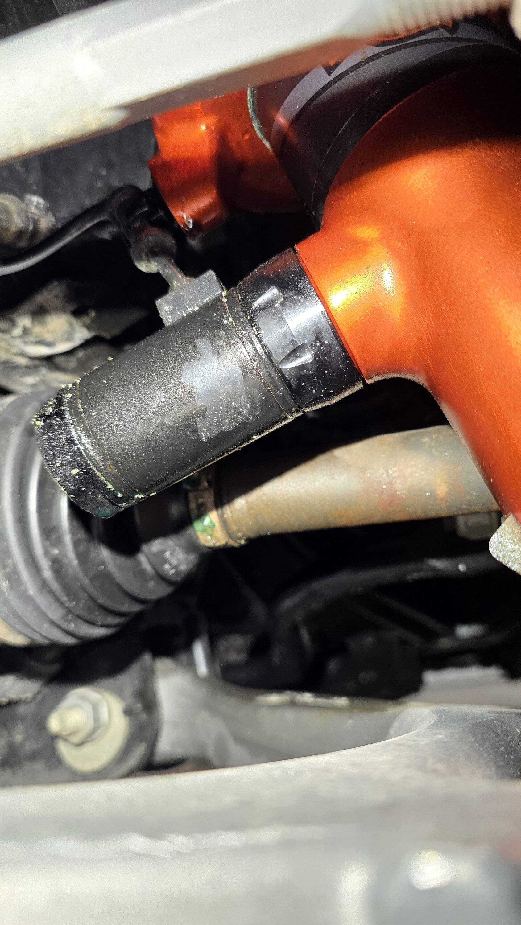Ford Ranger Both front shocks leaking.. 20250126_092723