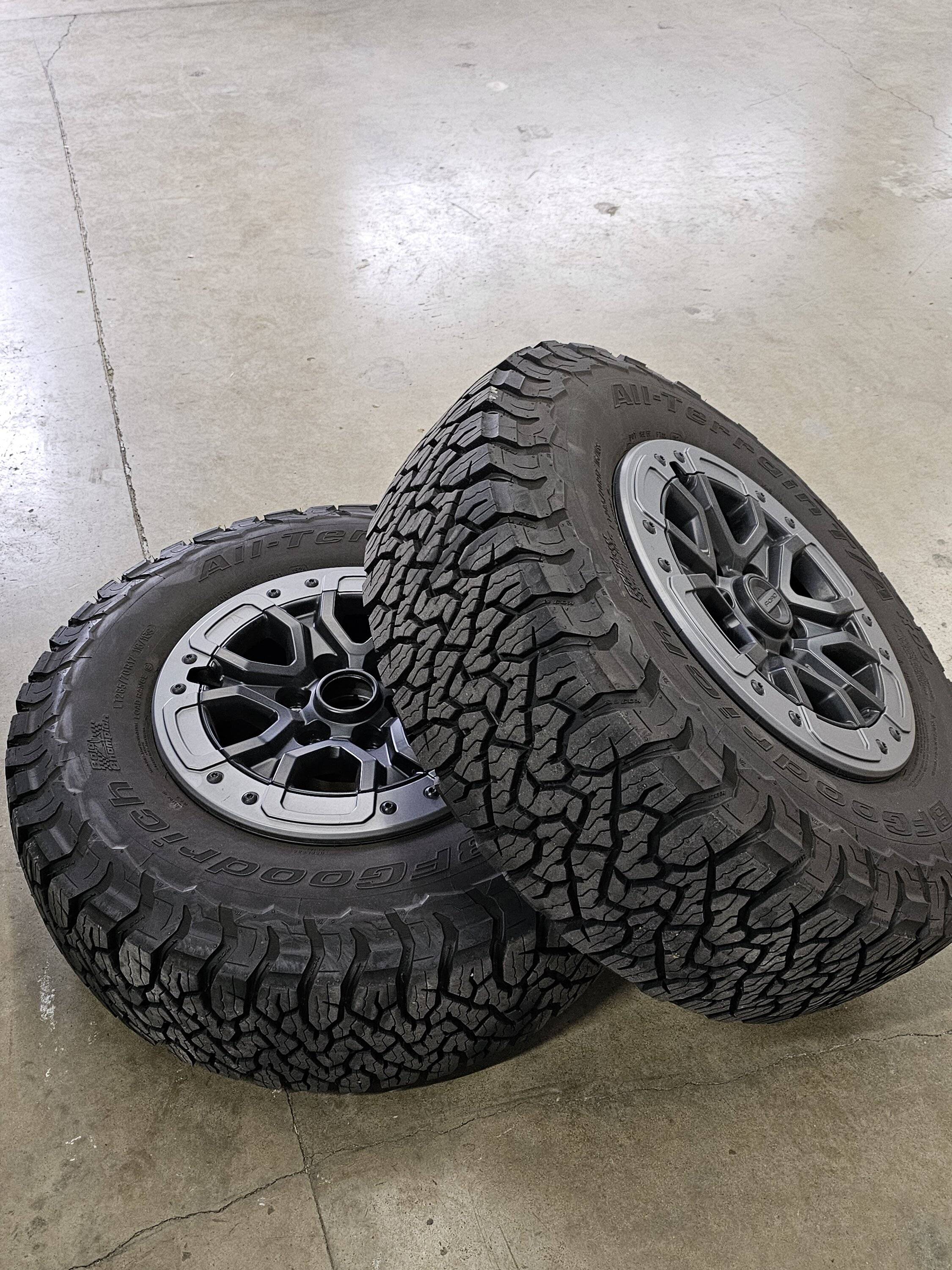 Ford Ranger Ranger Raptor bead lock wheels, tires and sensors (and spare) 20250304_104245
