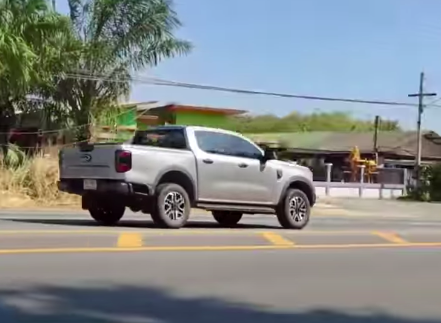 Ford Ranger Spotted video: New Ranger & Everest w/ 2022 Ranger XLT and Wildtrak in 2 colors 4