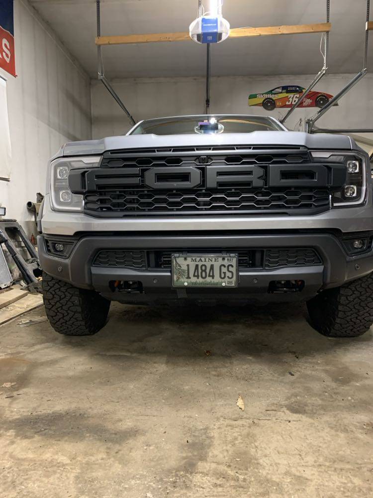 Ford Ranger color change to silver front bumper lower valance panel 447514617_454436203955713_427970166824421589_n