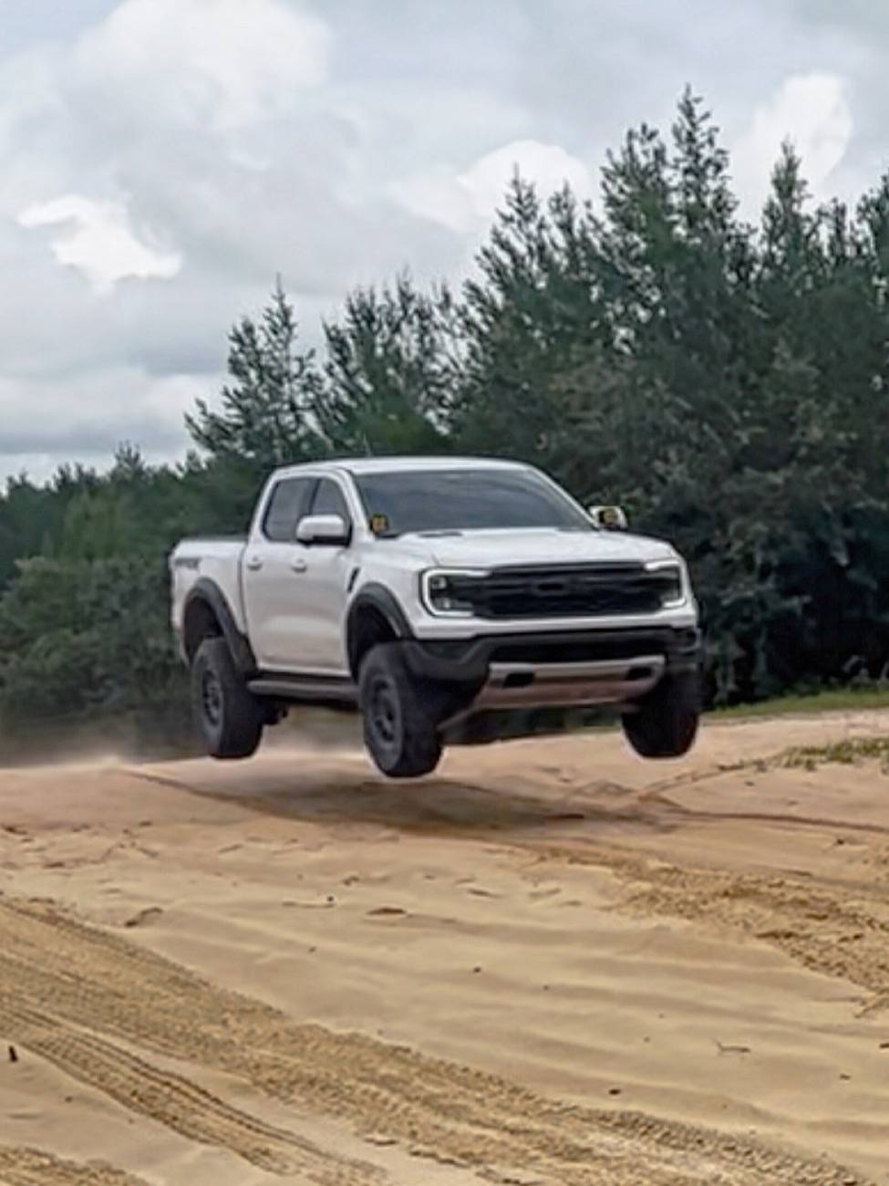 Ford Ranger Ranger Raptor Photos Thread - Post Your Random Dailys 📸 72182055-9D90-4B7F-969B-70366593C95C