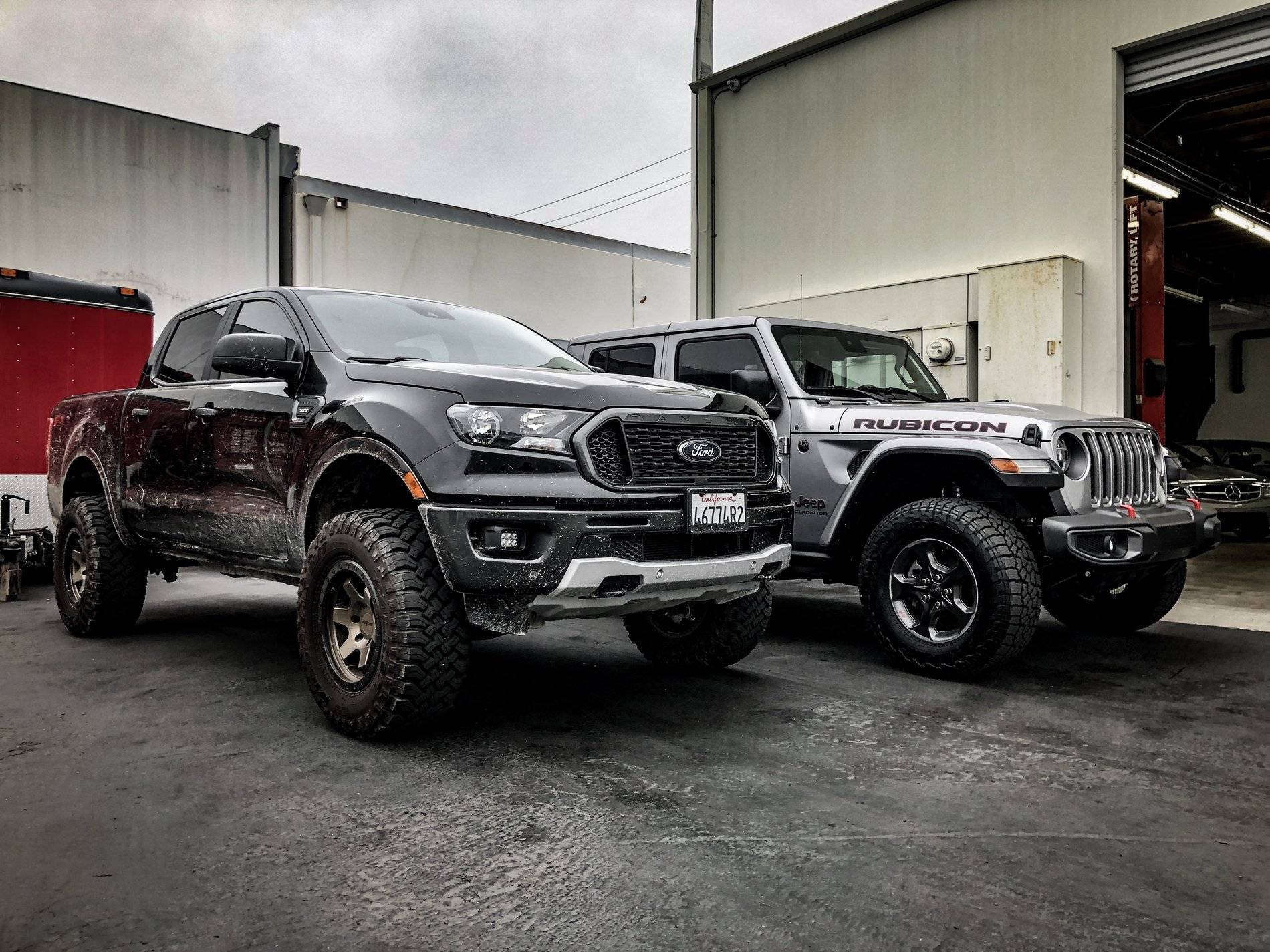 Ford Ranger Side by side with a Jeep Gladiator 83EF04BA-91B3-4254-A2AB-0EDFF99BB57D