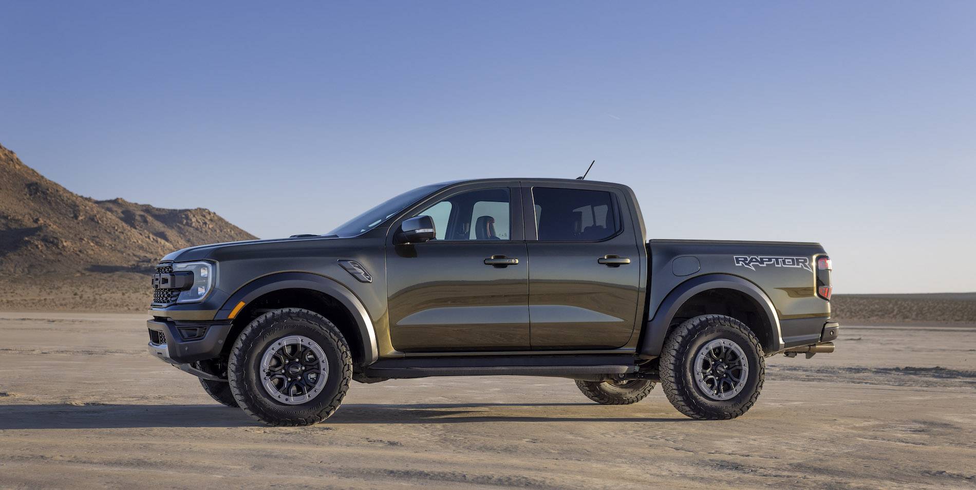 2024 Ranger Raptor Arrives With 405HP 56,960 Starting Price! 🦖