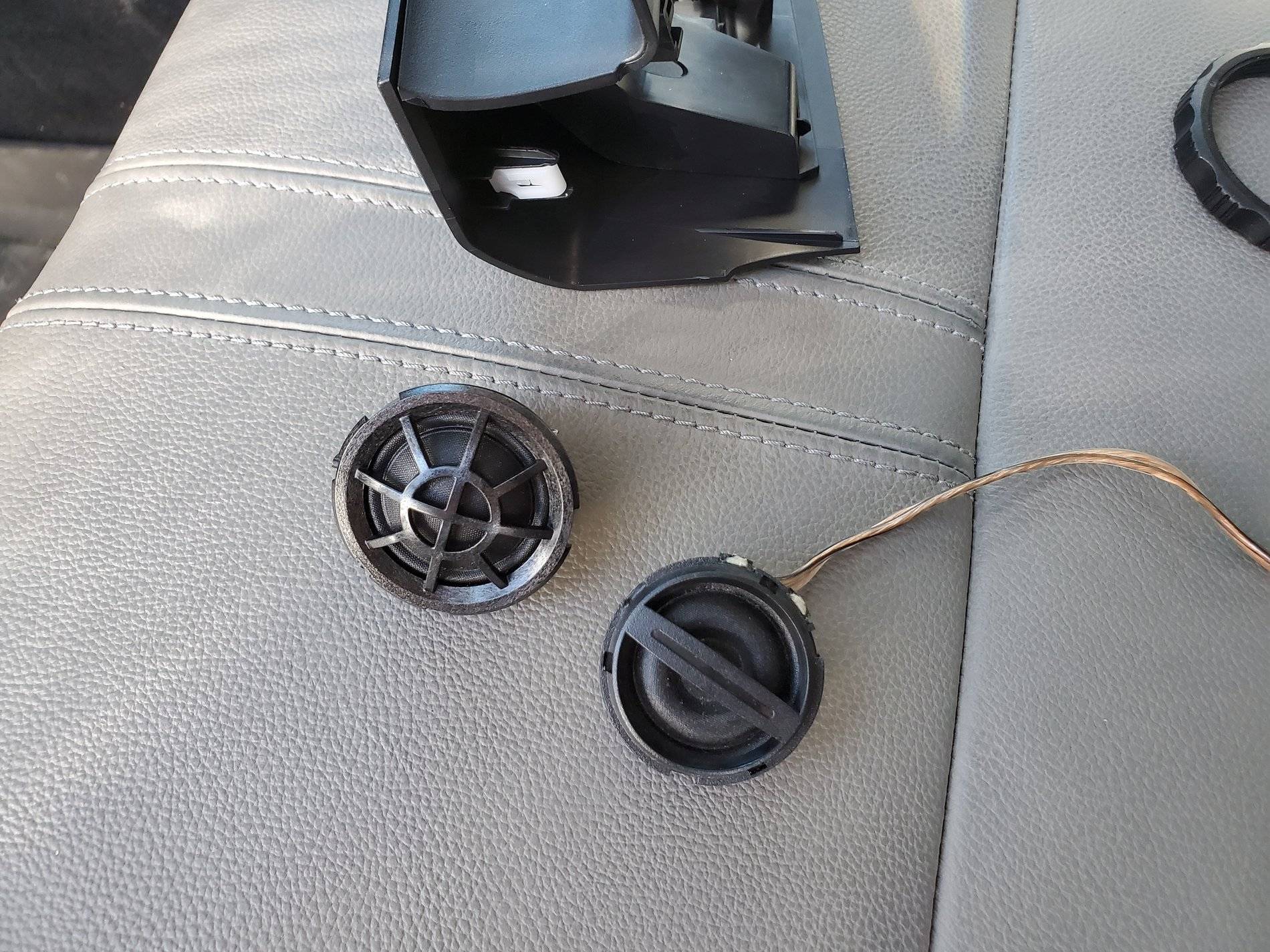 Ford Ranger Lariat B&O Full System Upgrade B&O left Alpine Type-R right