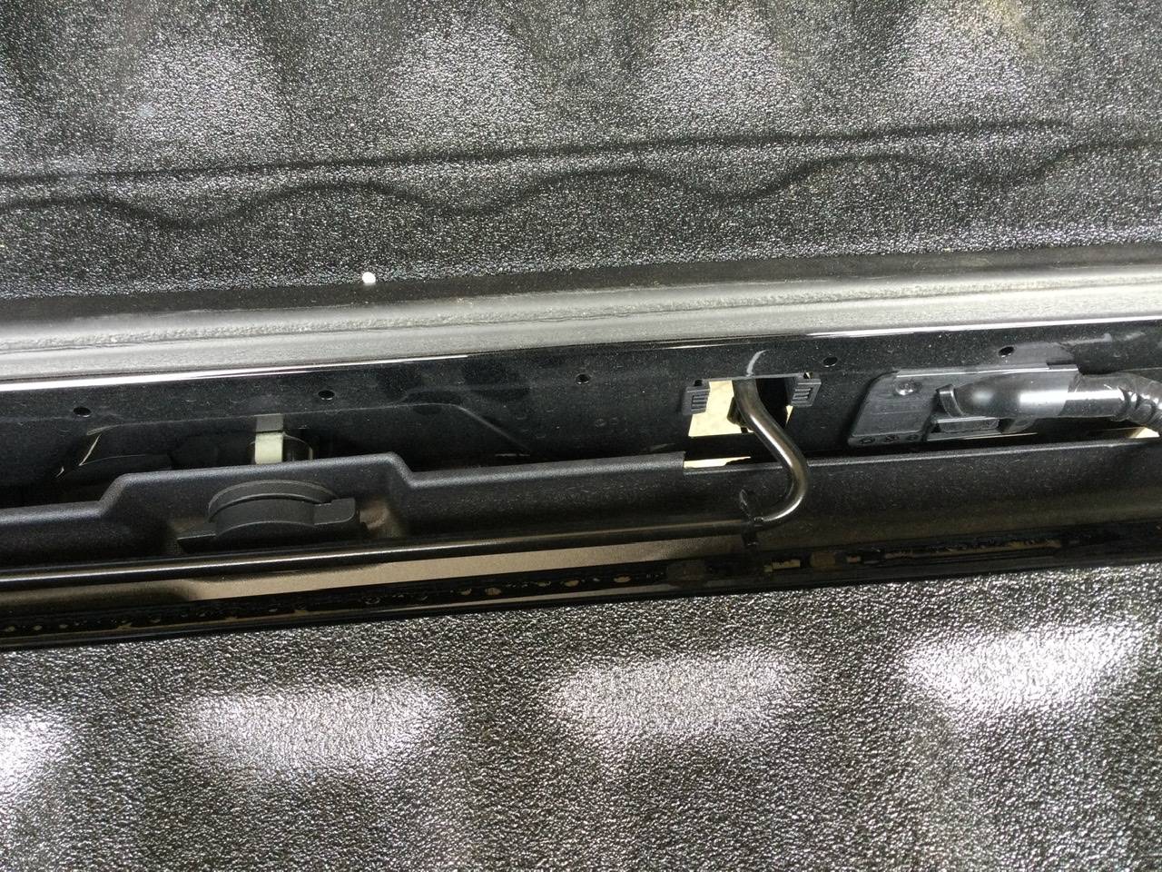 Ford Ranger Tailgate torsion rod B7F20FA2-798F-4AD0-835D-F9E79DE849C9