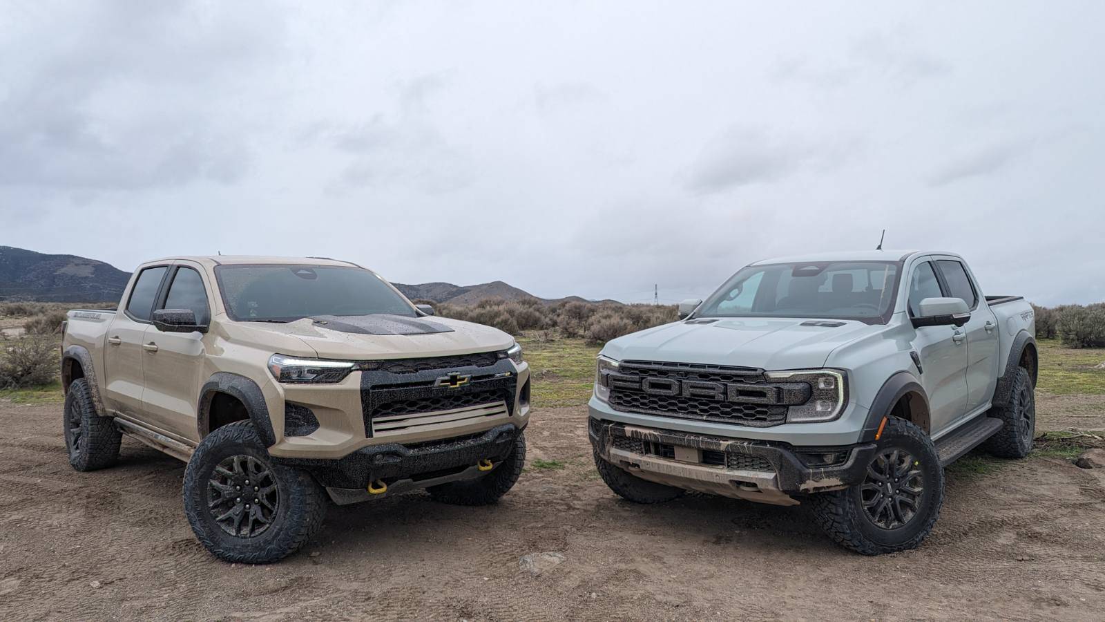 Ford Ranger Ranger Raptor vs Colorado ZR2 go off-roading image000001