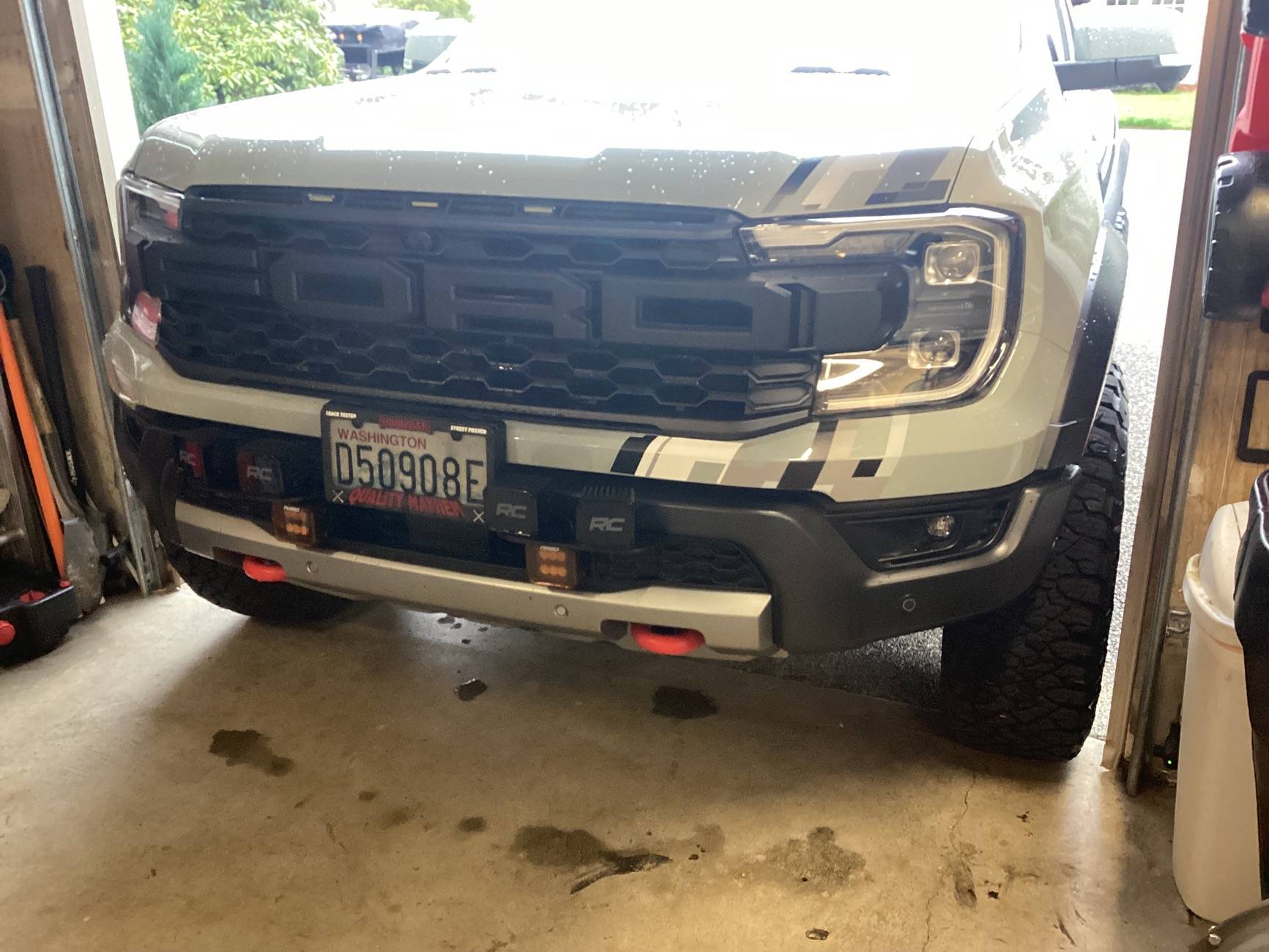 Ford Ranger Anyone mount lights in the fake grille pieces between the Raptor OEM Fogs? IMG_0171
