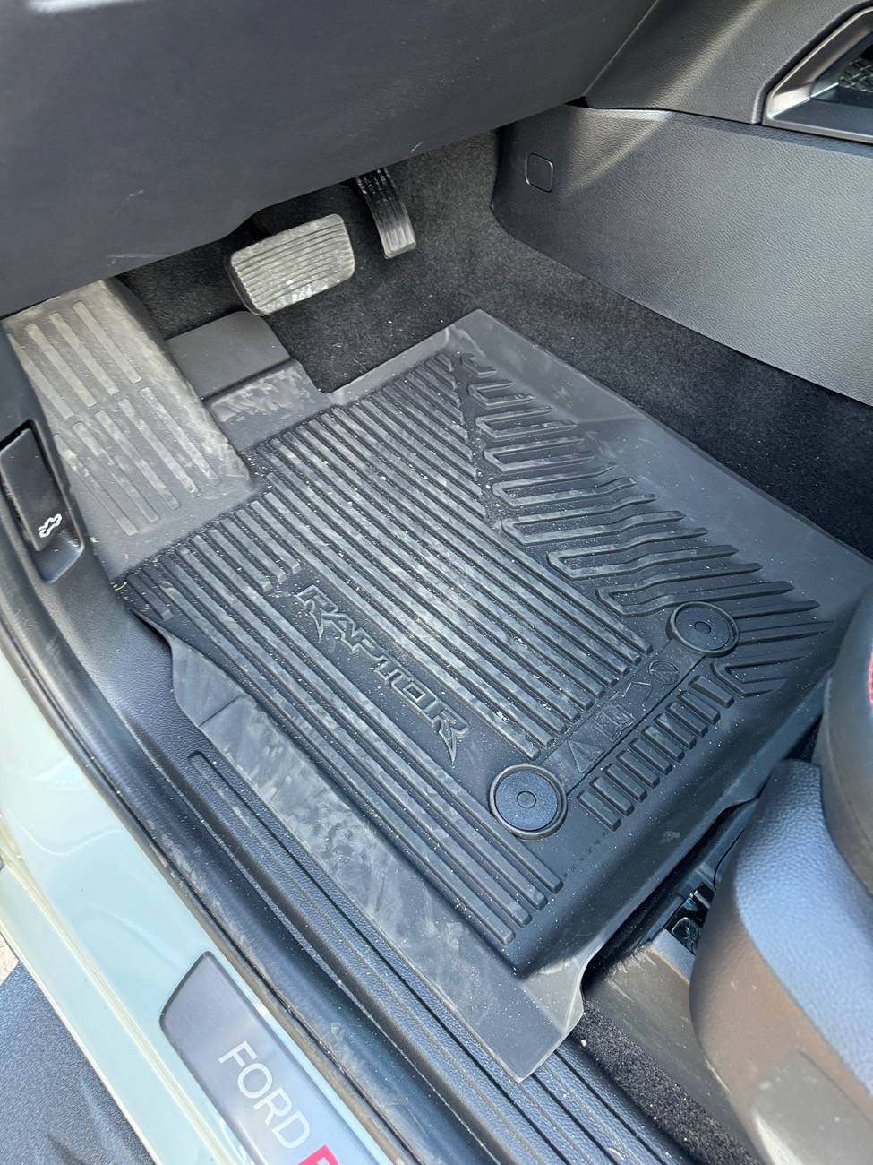 Ford Ranger What’s up with no floor mats IMG_0446