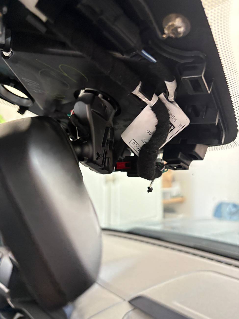 Ford Ranger how to remove trim around rearview mirror windshield mounting point IMG_0520