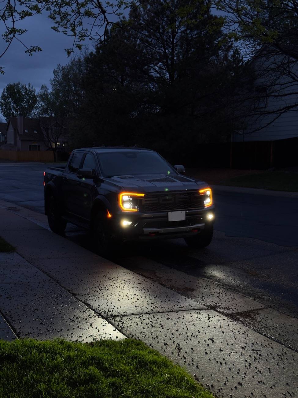 Ford Ranger Signature Lux amber (lava) daytime running lights IMG_0621