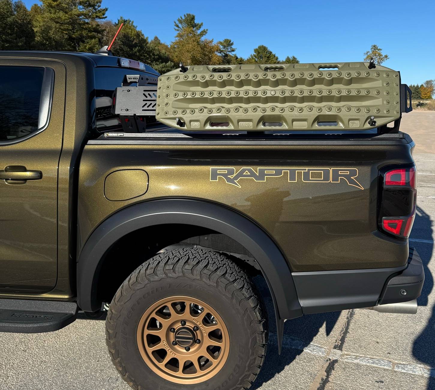 Ford Ranger Raptor Poll: Decal Package or not? IMG_0659