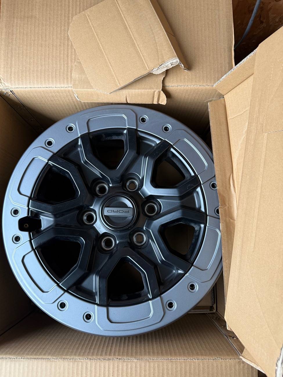 Ford Ranger (PA) FS- 4 OEM Raptor beadlock capable wheels( SOLD ) IMG_0921