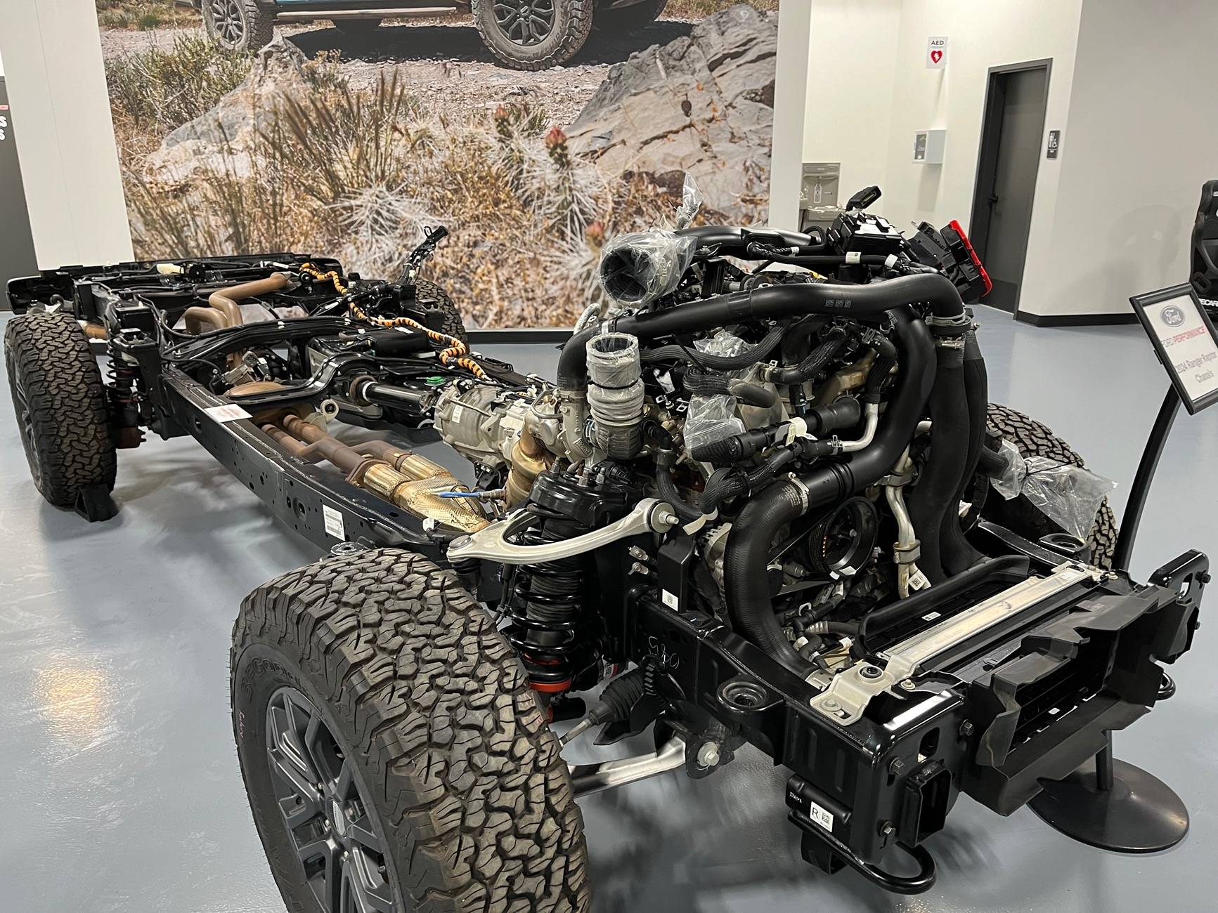 Ford Ranger Pictures of the Ranger Raptor 3.0 V6 engine assembly out of the truck? IMG_1017