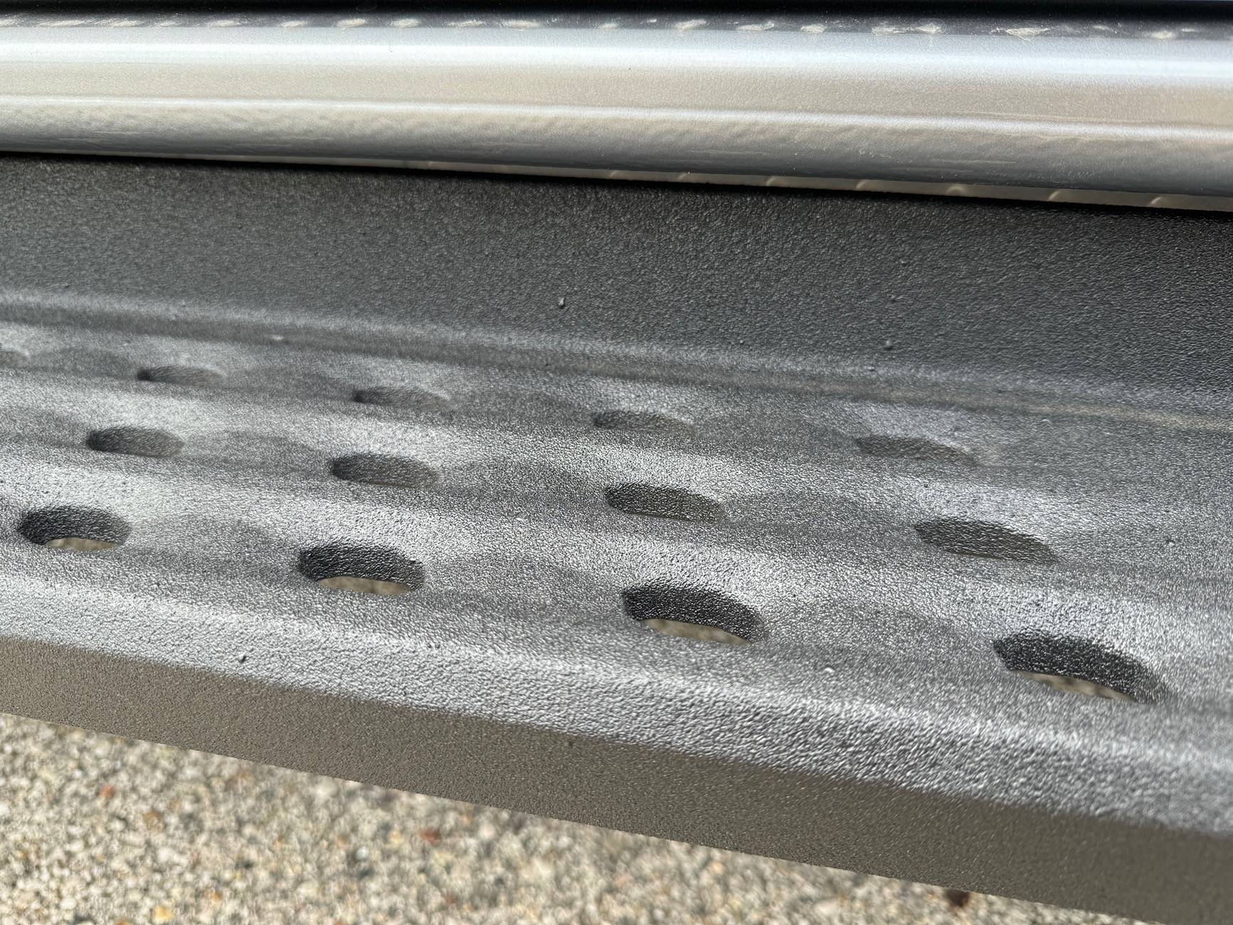 Ford Ranger Unmatched running board color IMG_1715