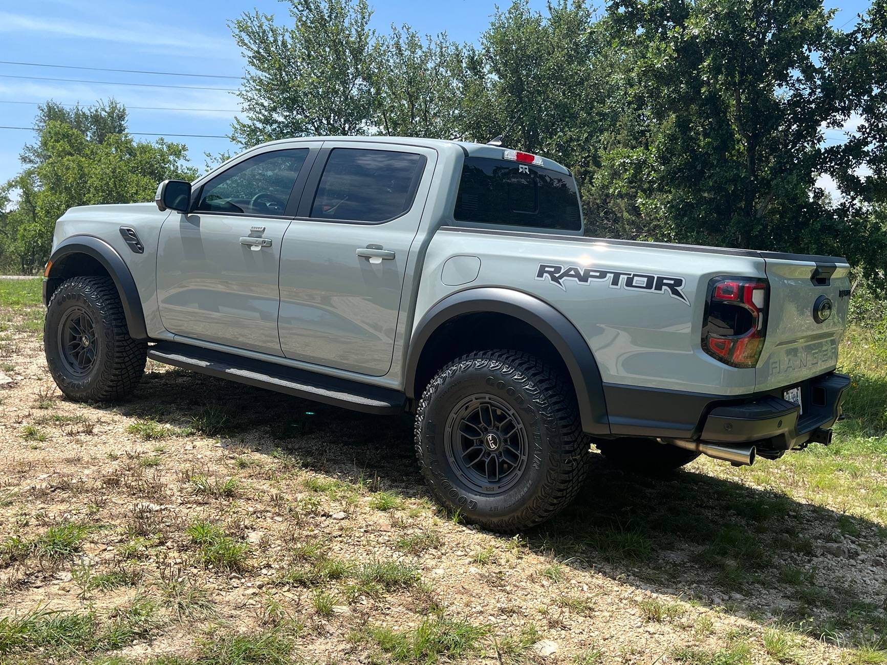 Ford Ranger RTR EVO 6 - 17x9 +30 wheels with 315/70/17 tires on Ranger Raptor IMG_2227