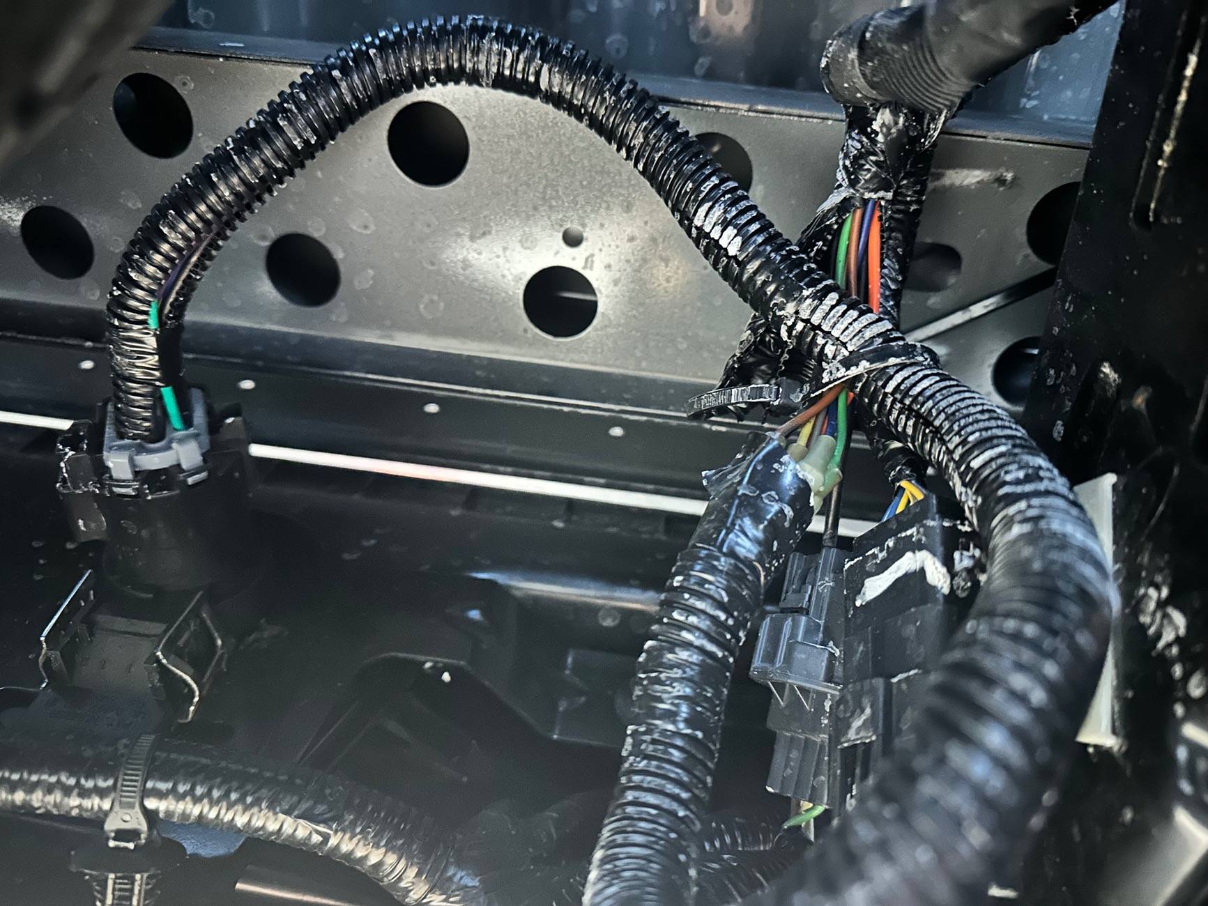 Ford Ranger wires for trailer brake controller '24 Ranger? IMG_2547