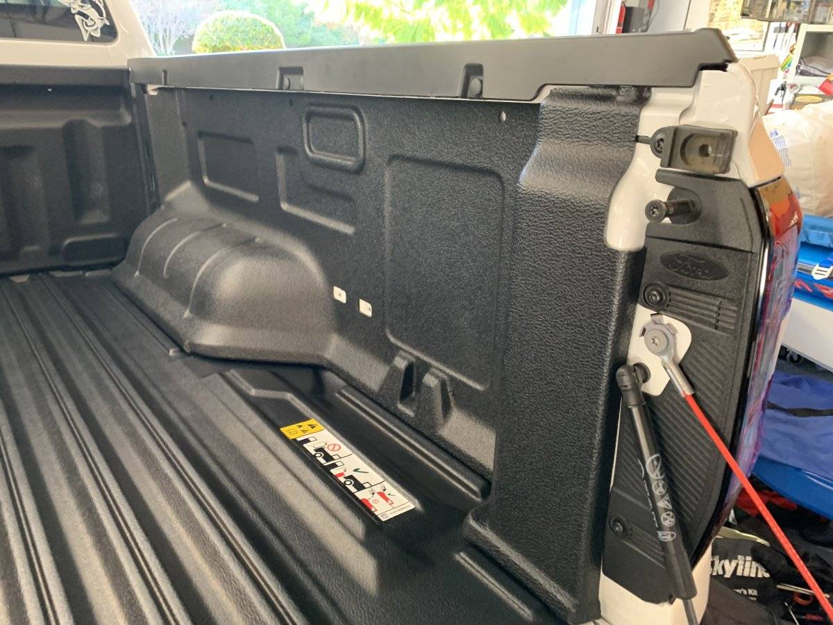 Ford Ranger Installing Ford Modular Bedliner - DIY how-to instructions & photos img_3126-jpe