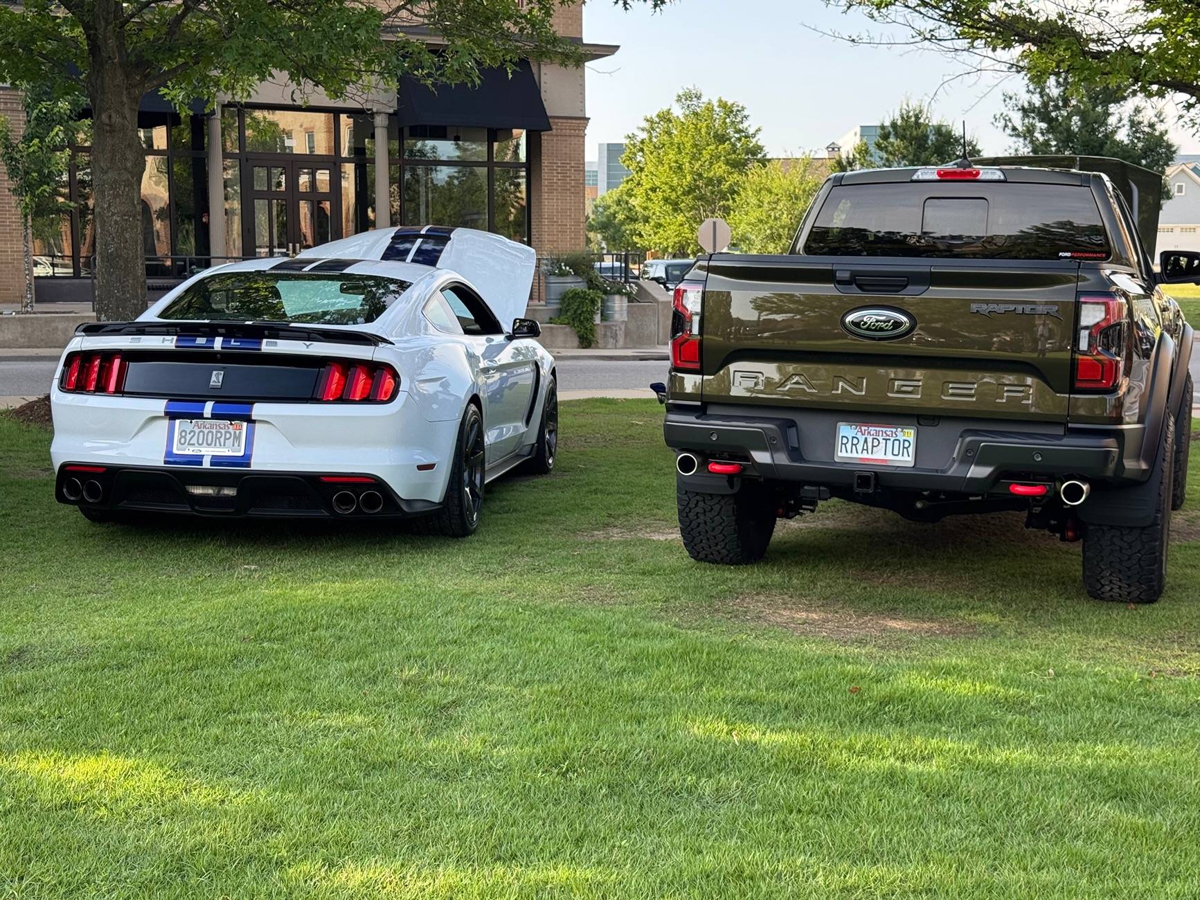 Ford Ranger Ranger Raptor VS.  F150 Lariat IMG_3238