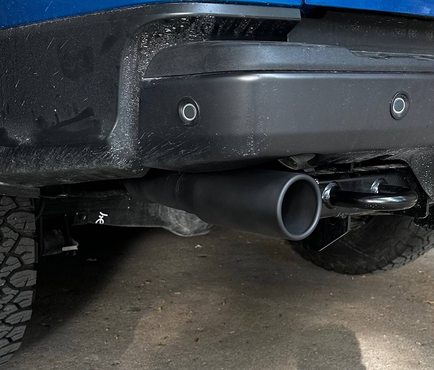 Ford Ranger Blacked out exhaust tips on Ranger Raptor w/ ceramic exhaust paint IMG_5099