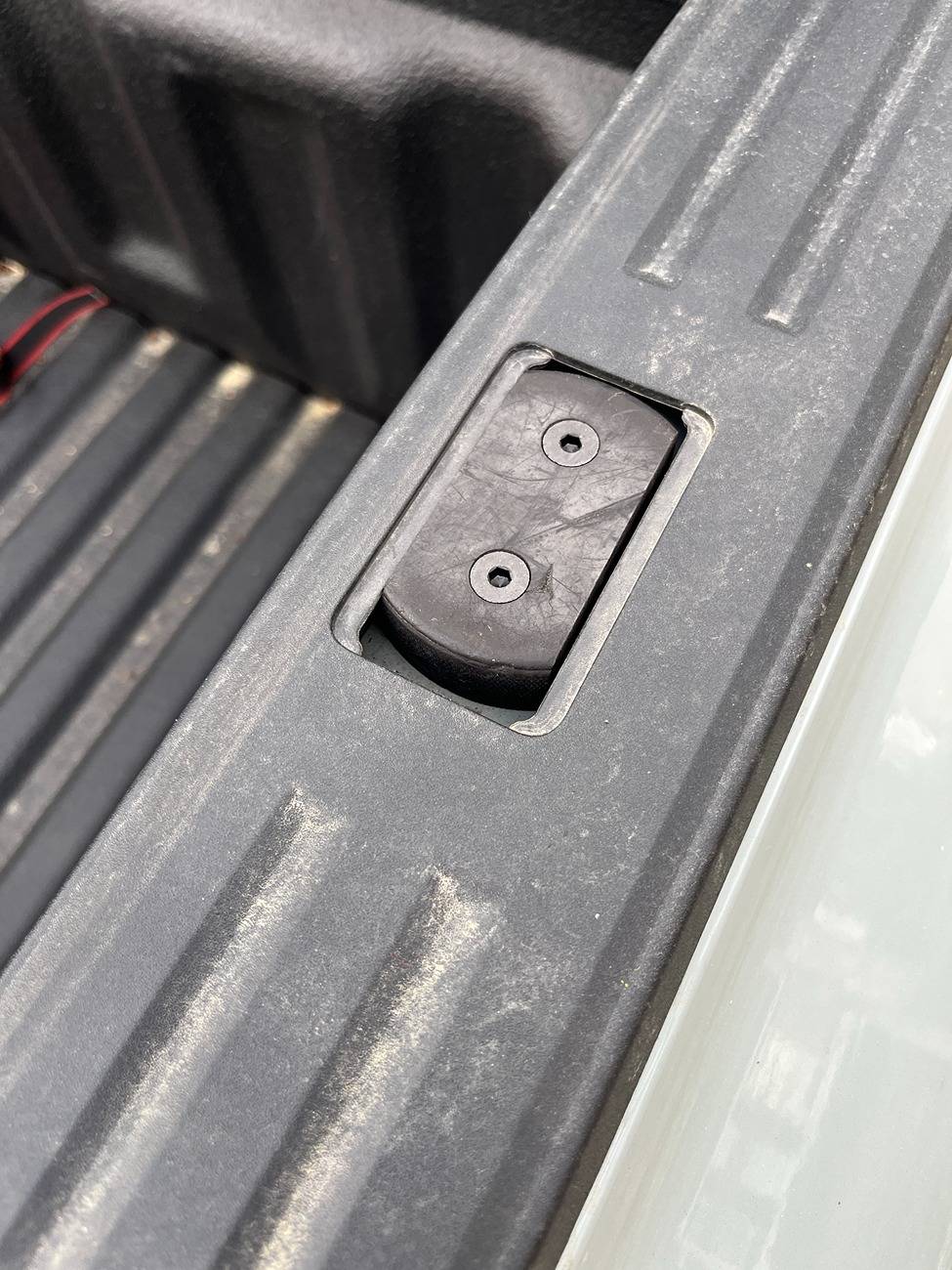 Ford Ranger 2024 Ranger Bed Cap "shims" IMG_5285.JPG