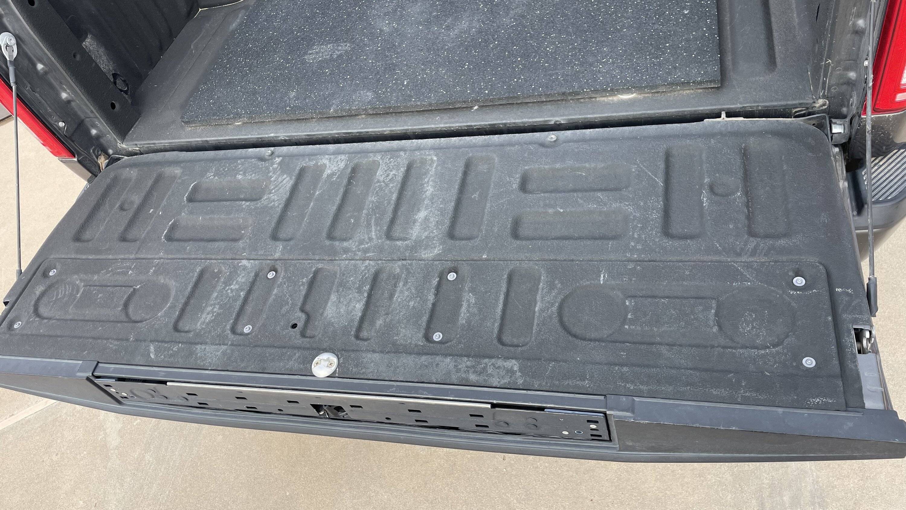 Ford Ranger Factory bed liner? IMG_9091
