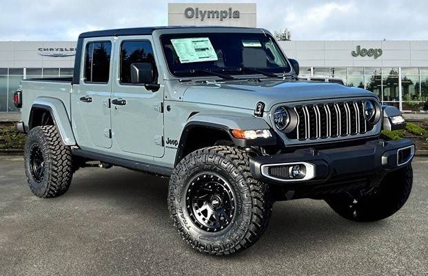 Ford Ranger Decisions, decisions... 2024 Jeep Gladiator or Ranger Raptor JTpic