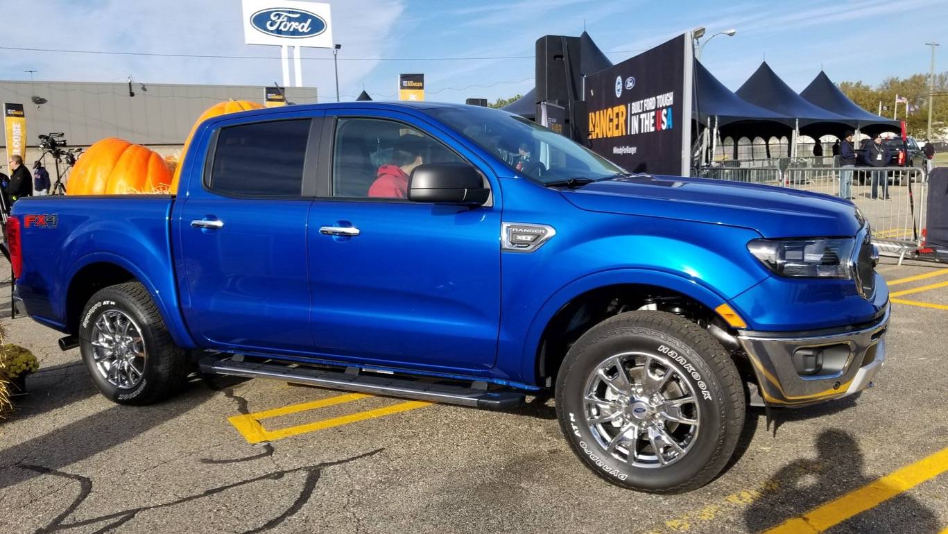 Ford Ranger LIGHTNING BLUE Ranger Club Thread lightning-blue-2019-ford-ranger-plant