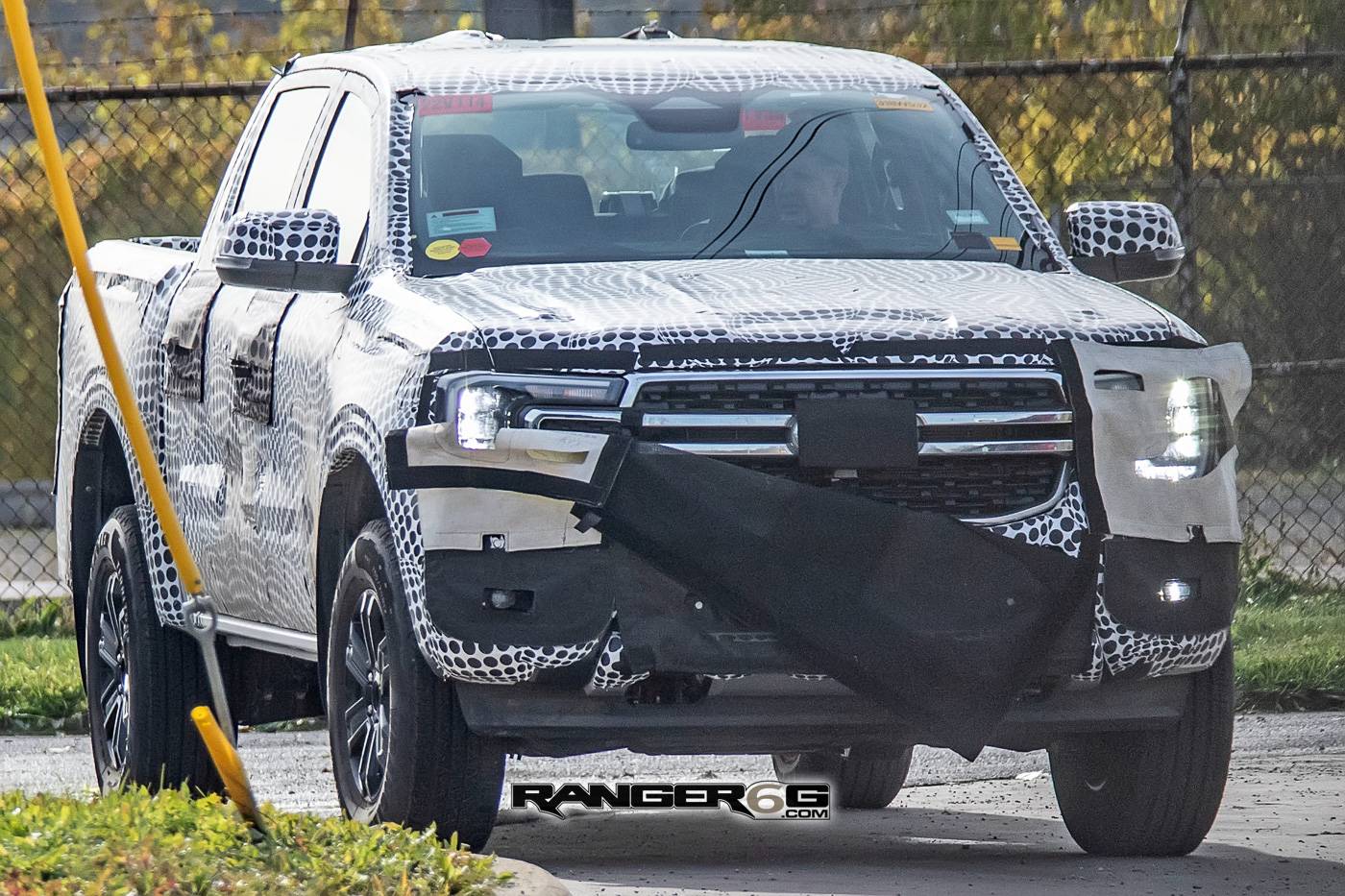 Ford Ranger Ford Ranger Prototype Spied with Undisguised New Chrome Grille new-ford-ranger-chrome-grille-spied-2