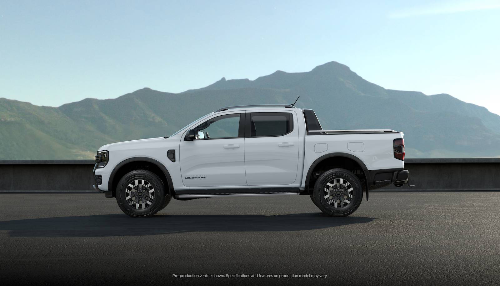 Ford Ranger 2025 Ranger PHEV Hybrid Revealed w/ Pro Power Onboard, 28 Miles Range, Arriving Early 2025 (Europe/AUS) P703_PHEV - Side View Static - RHD Standard